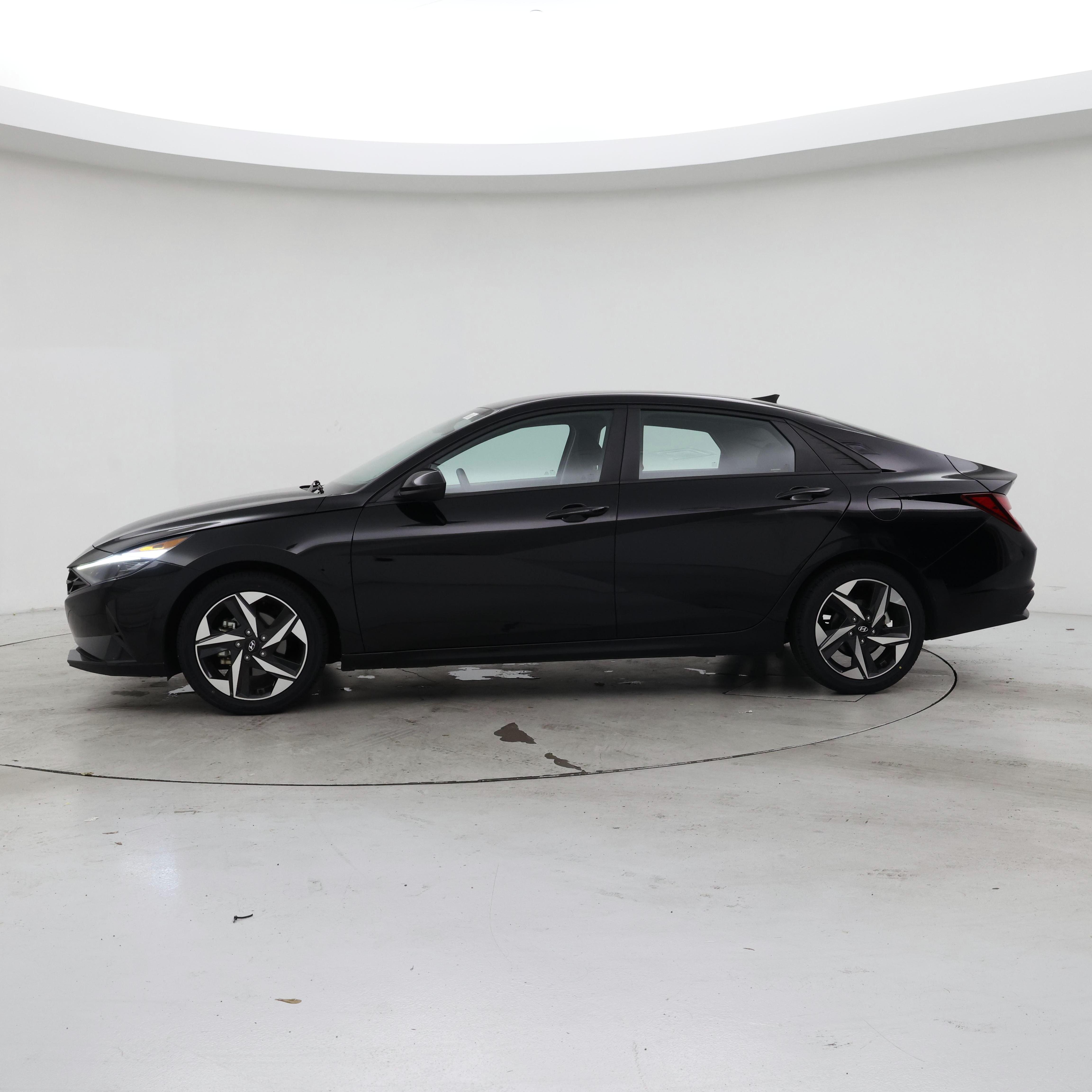 Thumbnail: 2023 Hyundai Elantra - 3