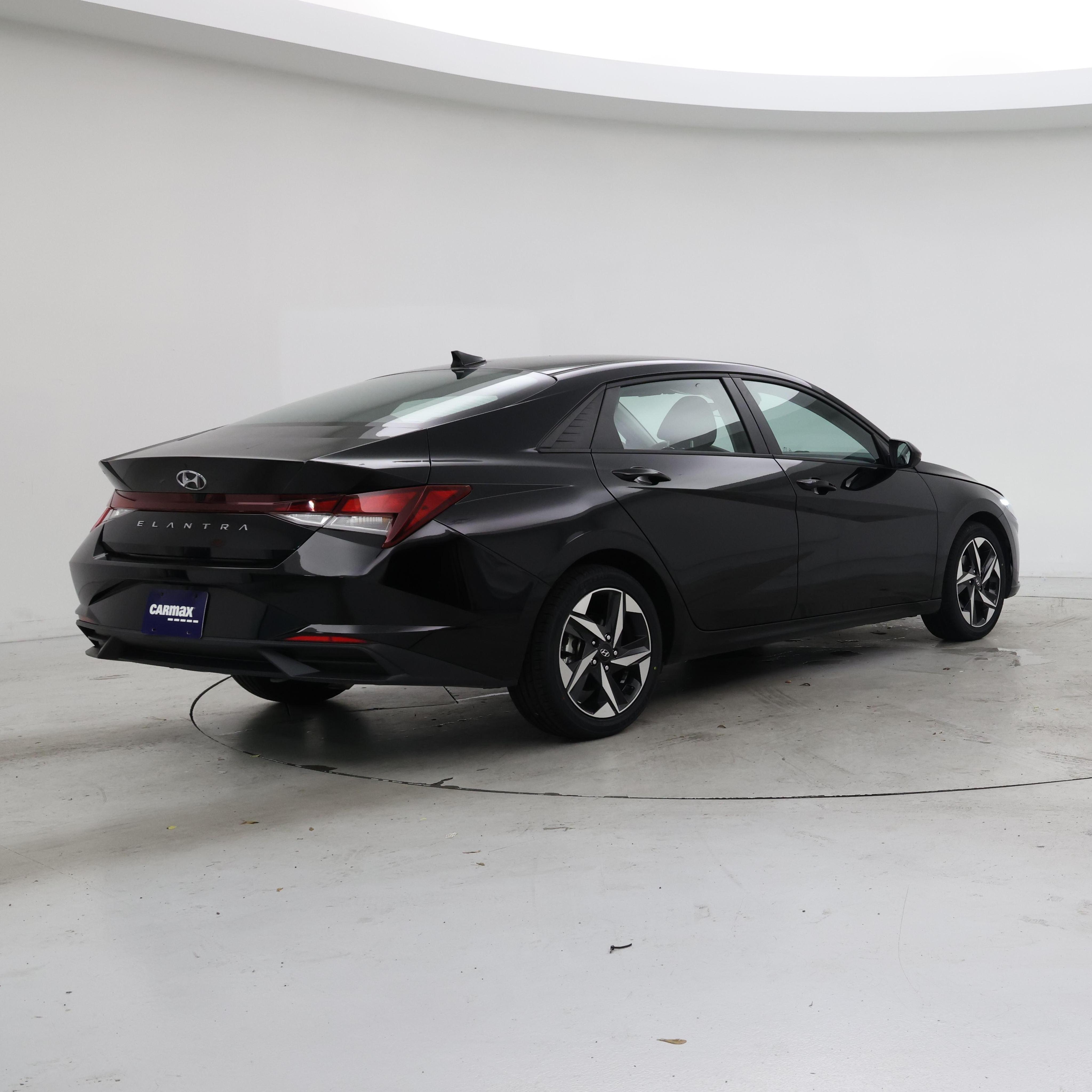 Thumbnail: 2023 Hyundai Elantra - 8