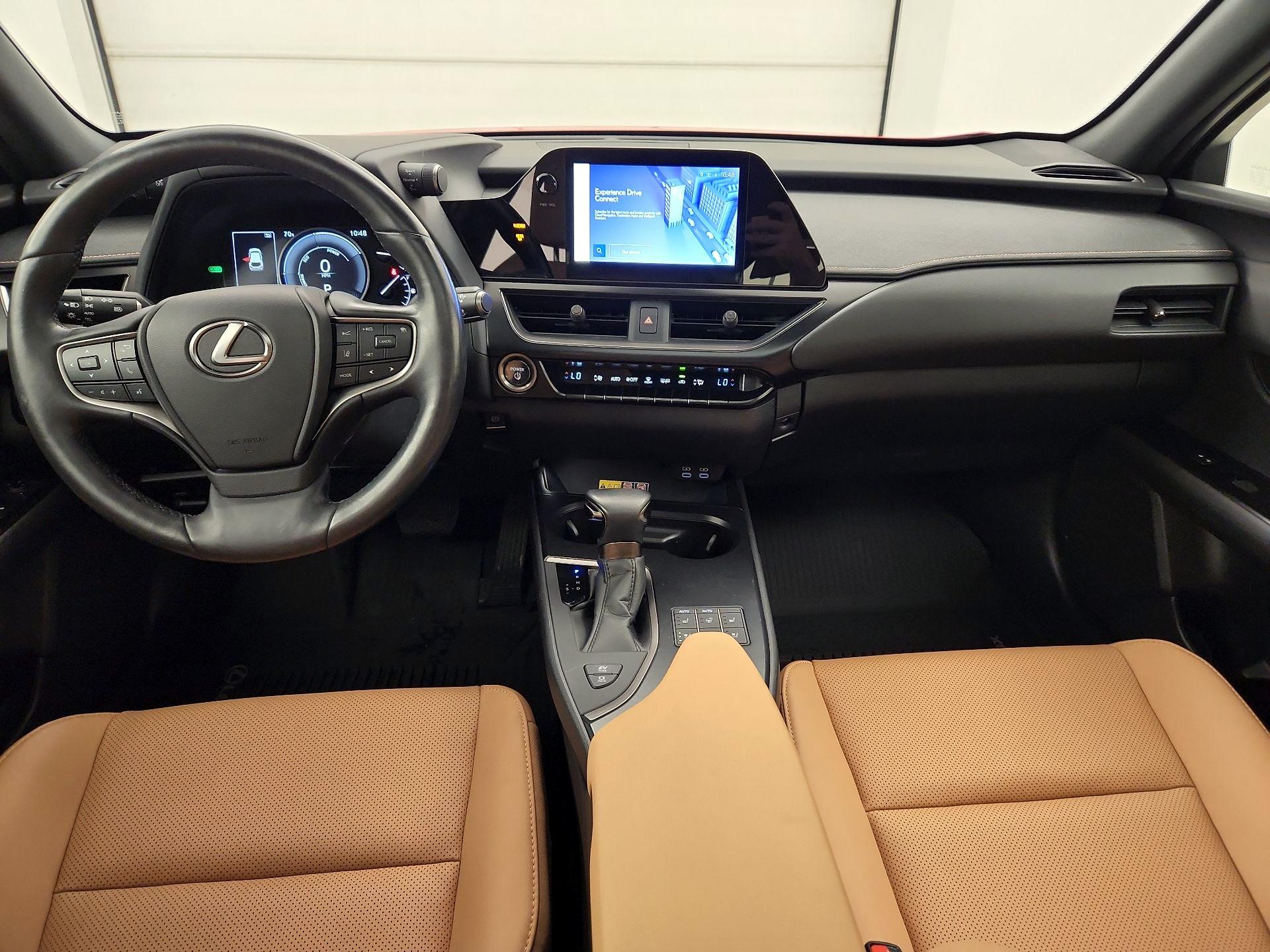 Thumbnail: 2023 Lexus UX - 9