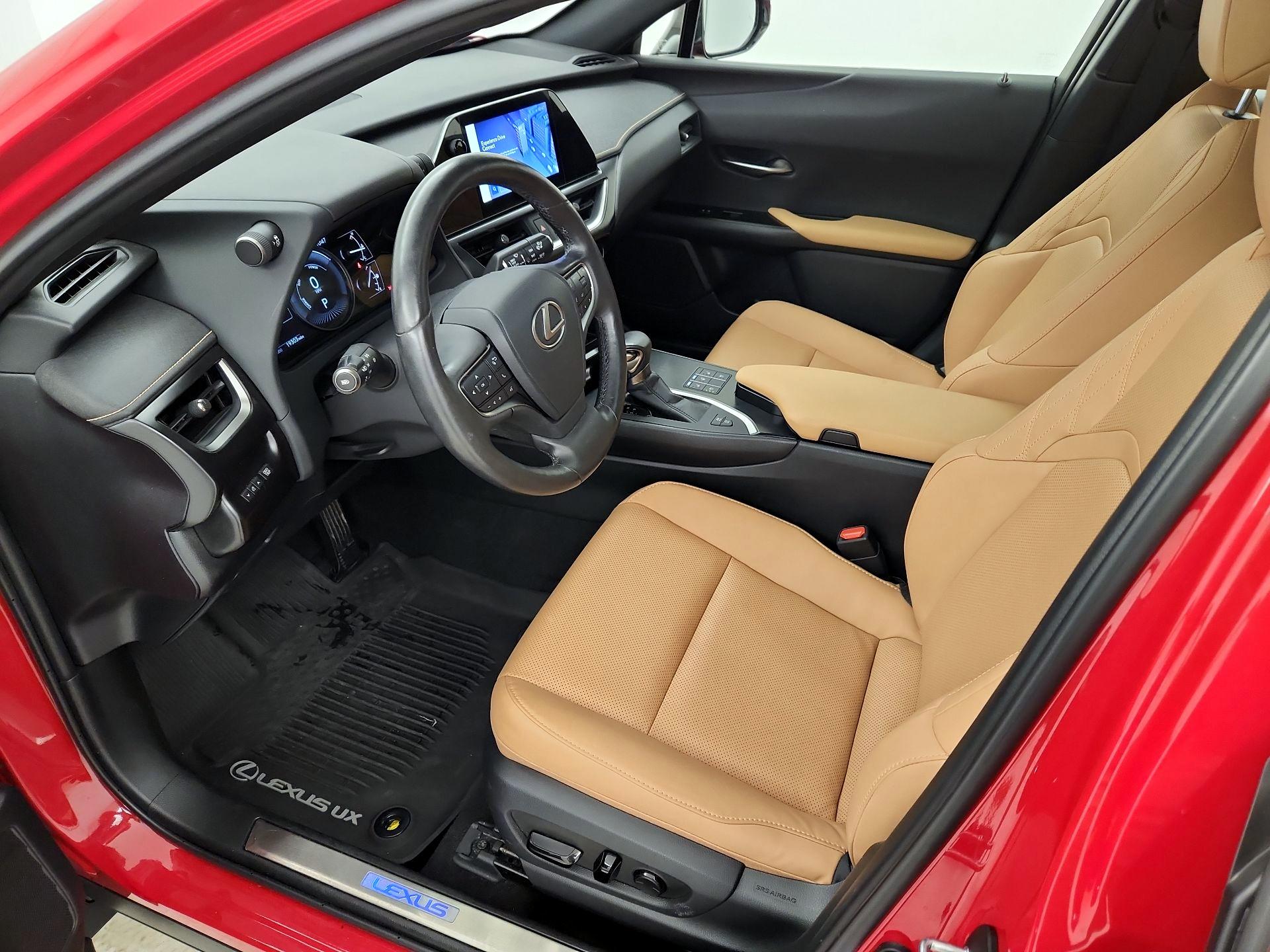 Thumbnail: 2023 Lexus UX - 11