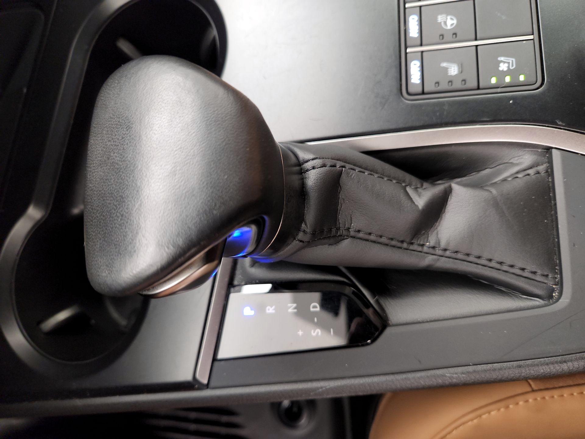Thumbnail: 2023 Lexus UX - 17