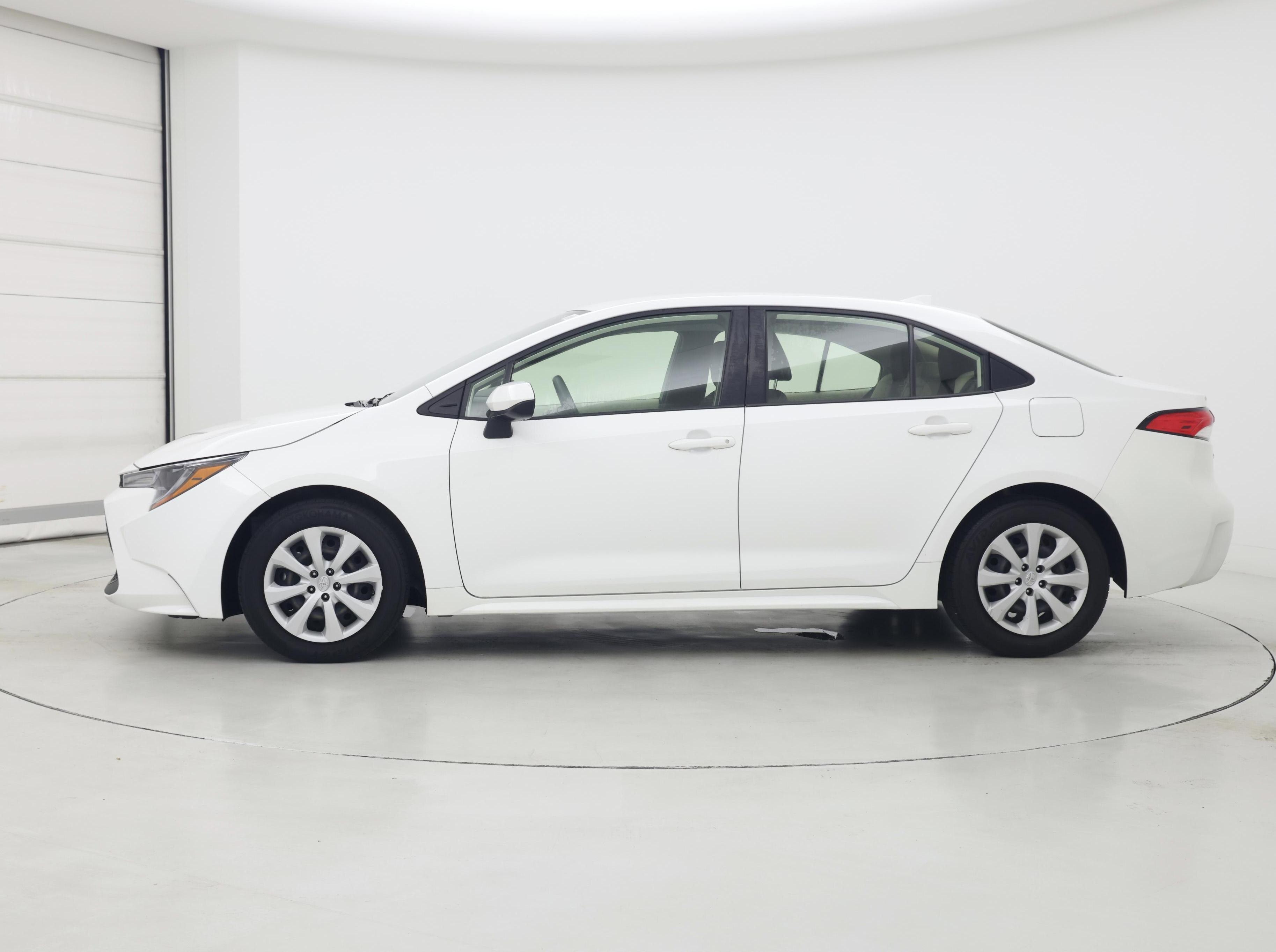 Thumbnail: 2022 Toyota Corolla - 3