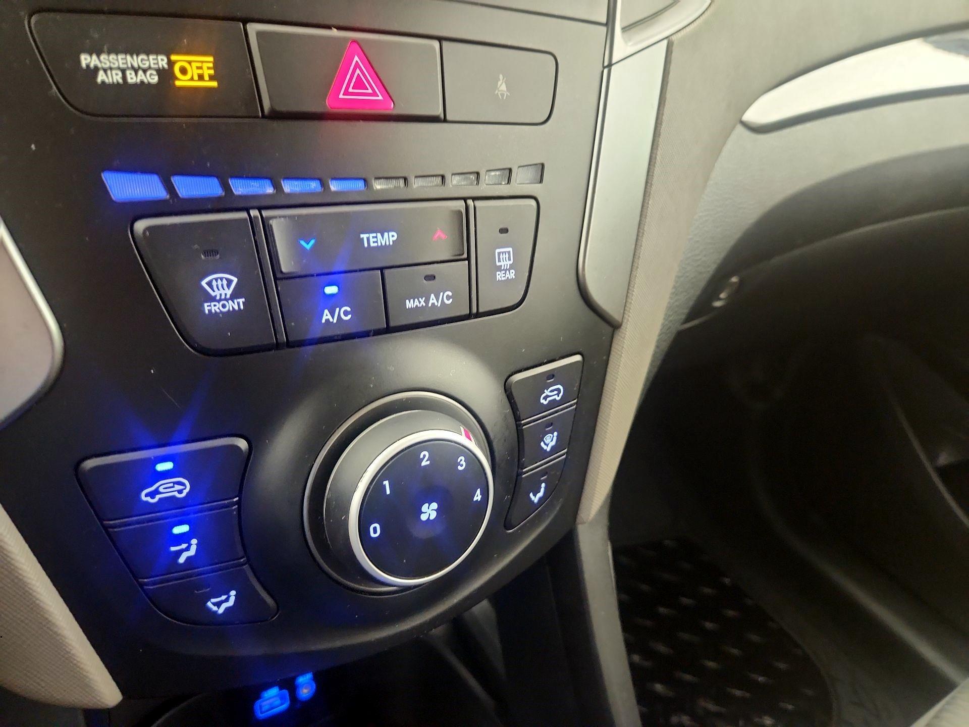 Thumbnail: 2018 Hyundai Santa Fe - 14