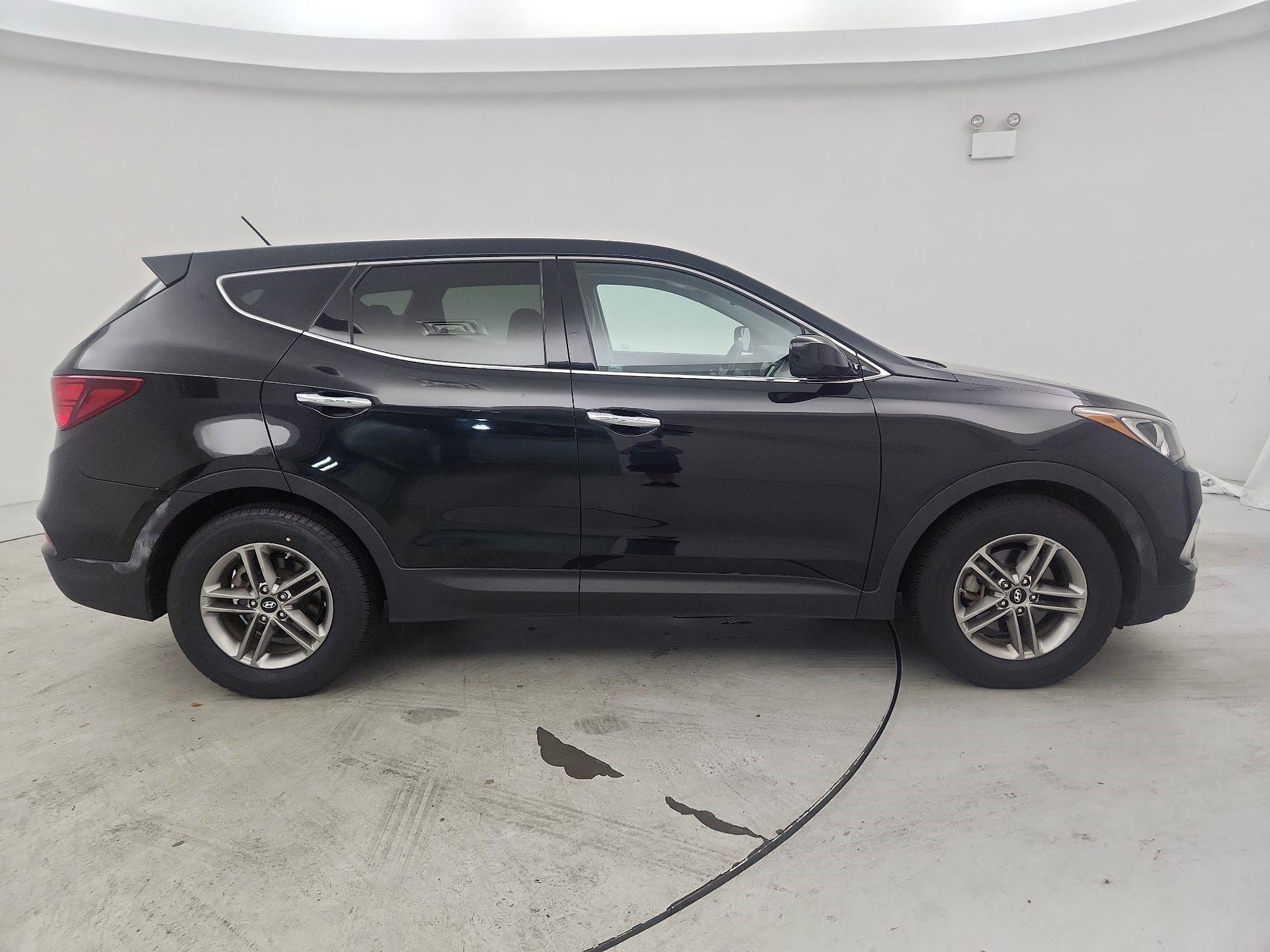 Thumbnail: 2018 Hyundai Santa Fe - 4