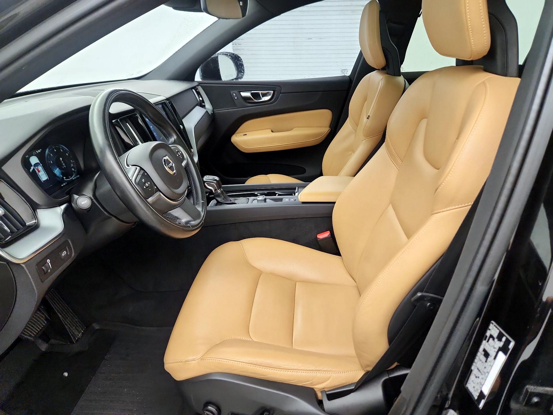 Thumbnail: 2018 Volvo XC60 - 11