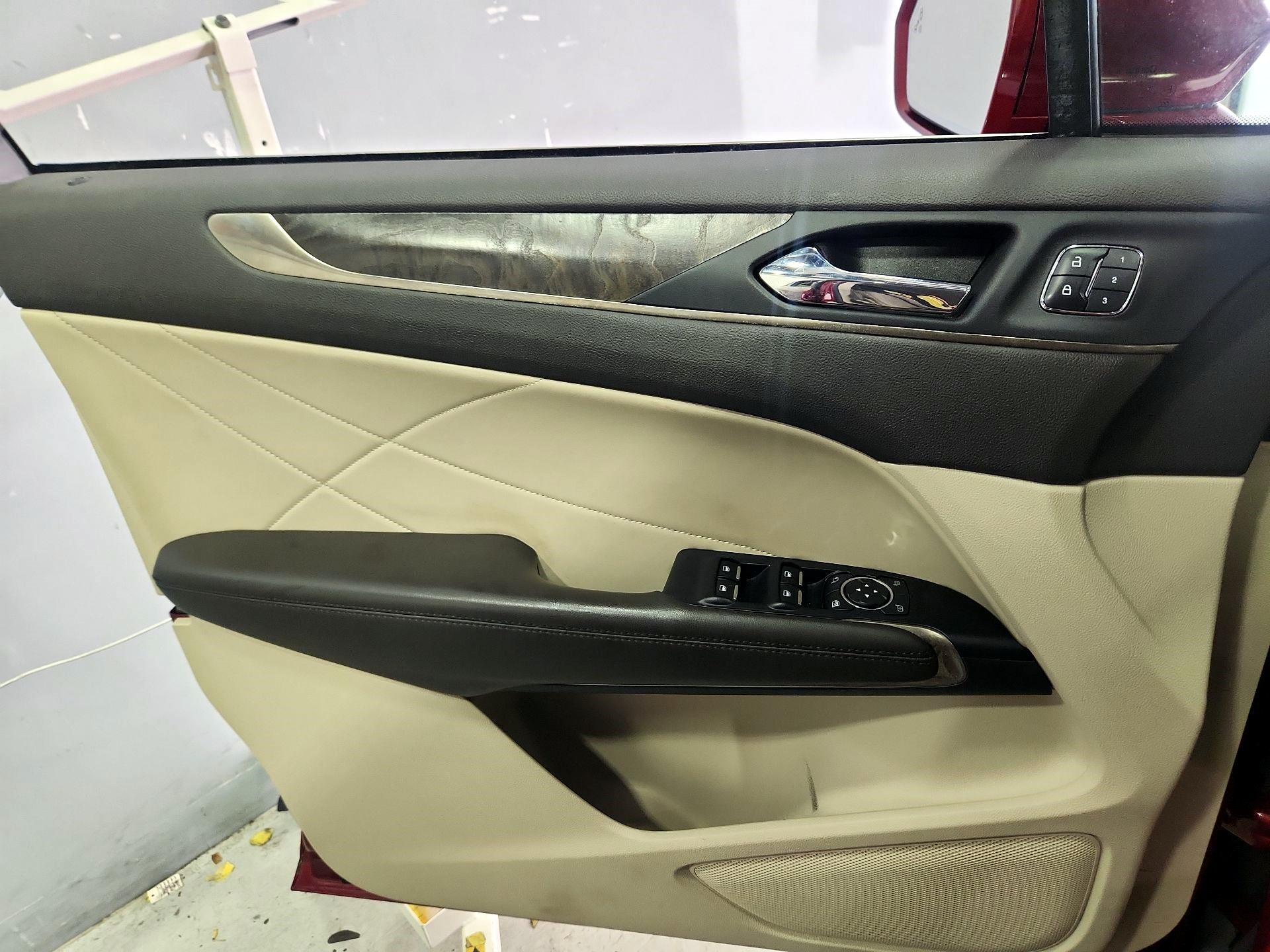 Thumbnail: 2018 Lincoln MKC - 12