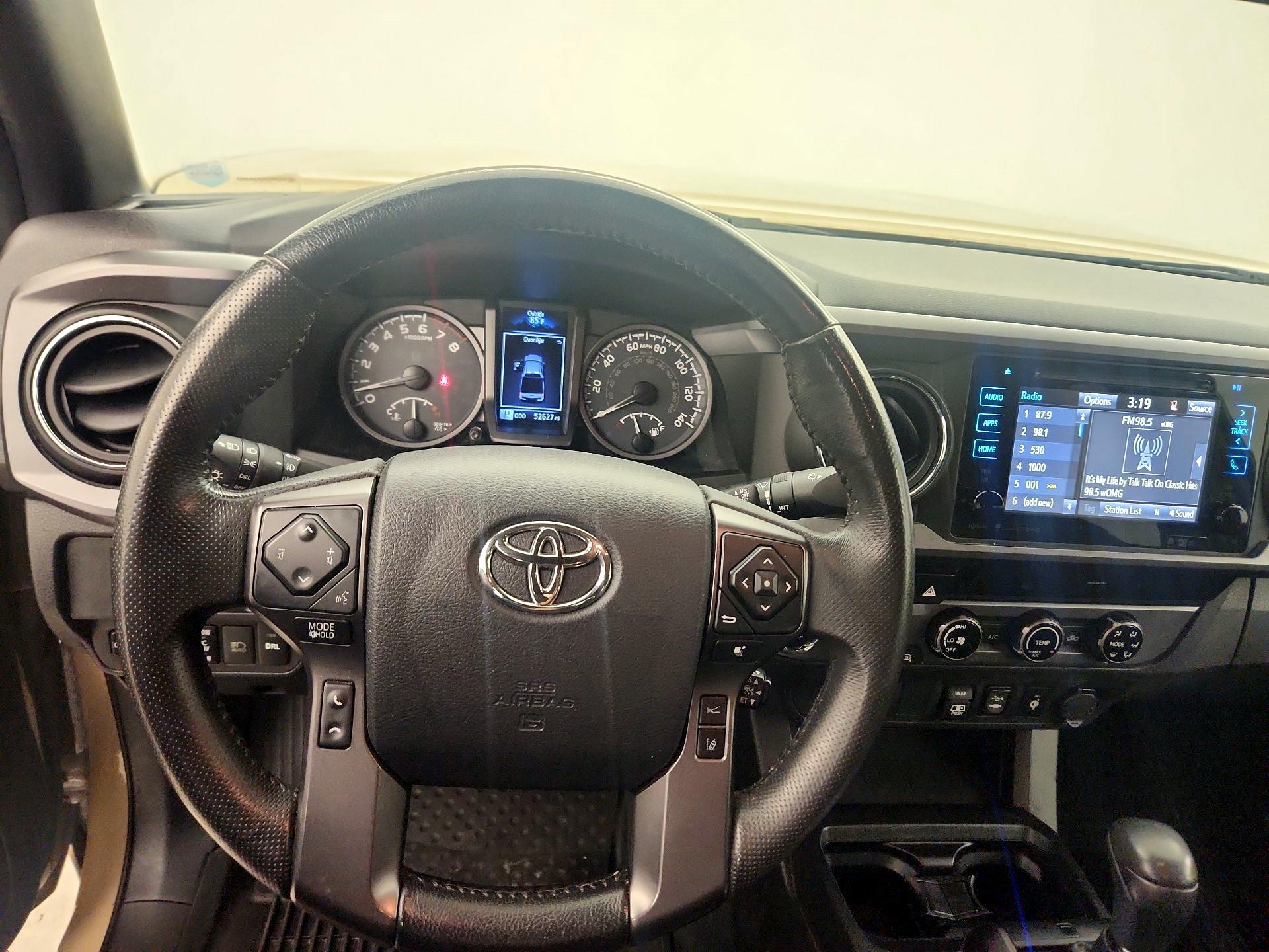 Thumbnail: 2018 Toyota Tacoma - 9