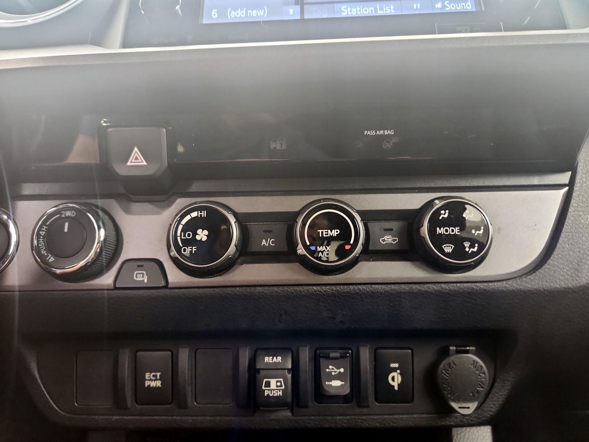 Thumbnail: 2018 Toyota Tacoma - 16