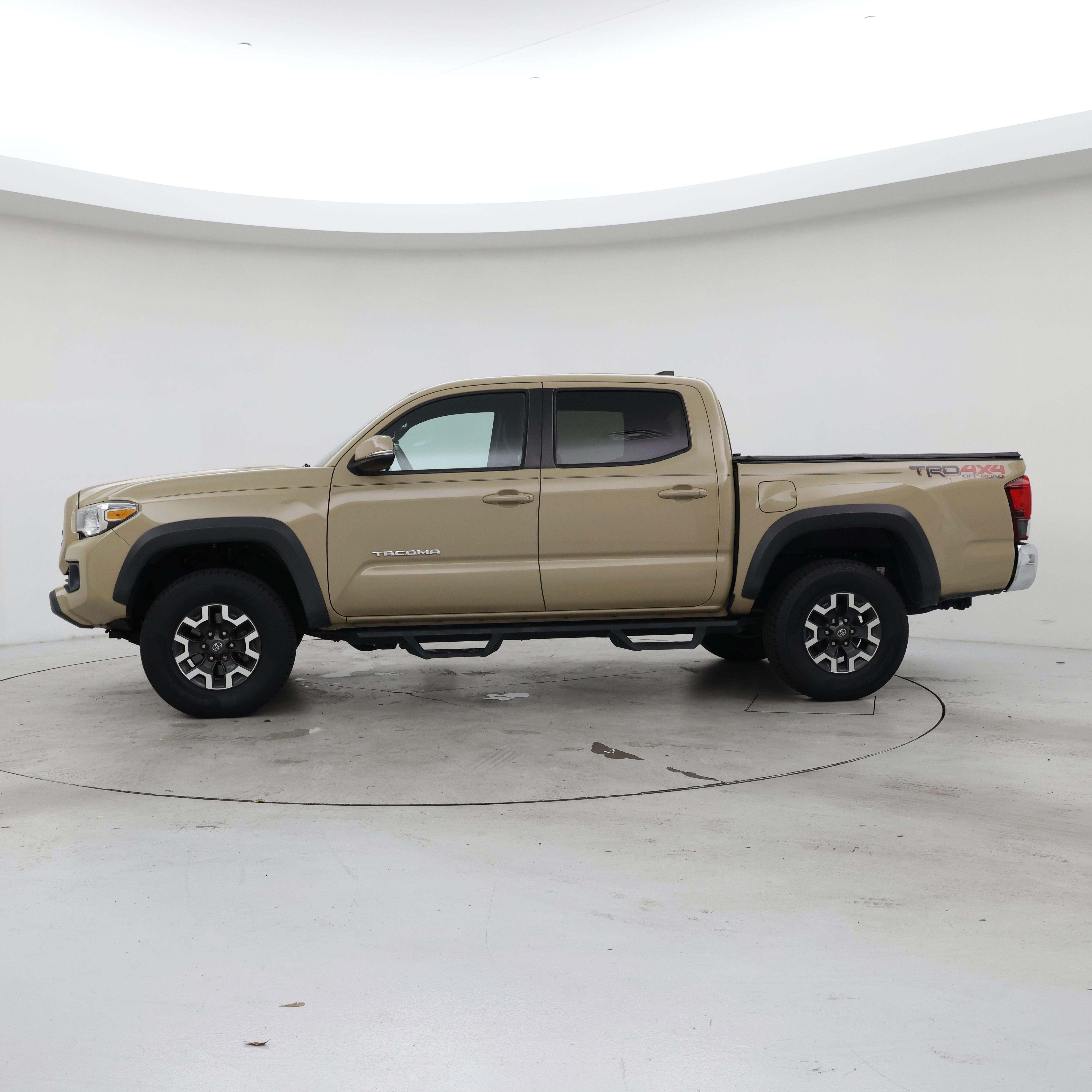 Thumbnail: 2018 Toyota Tacoma - 3