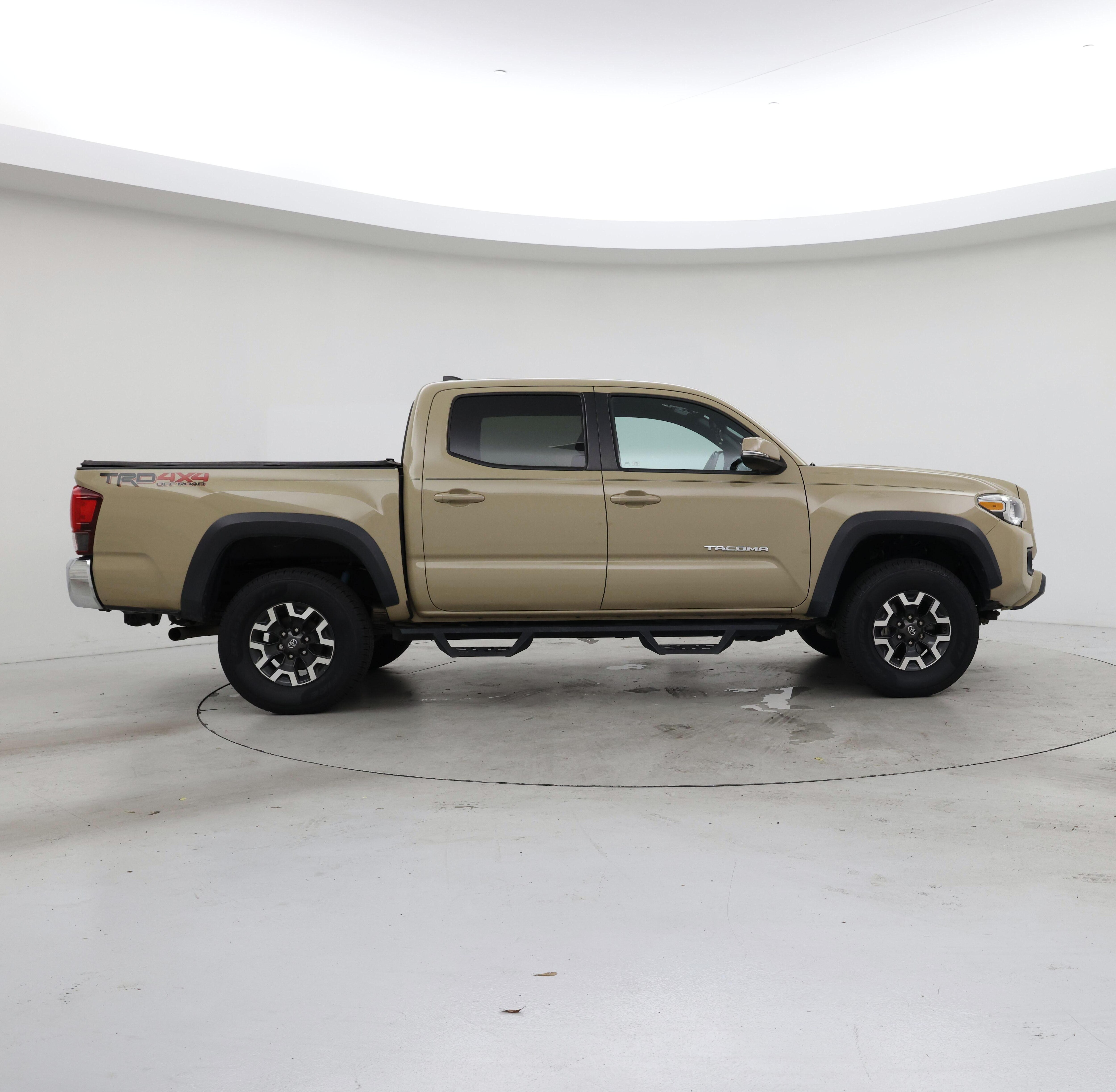 Thumbnail: 2018 Toyota Tacoma - 7