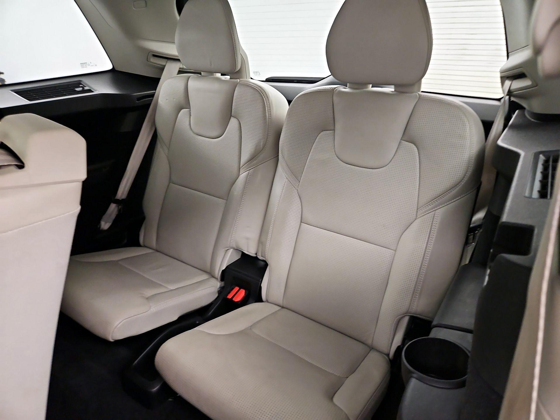 Thumbnail: 2020 Volvo XC90 - 20