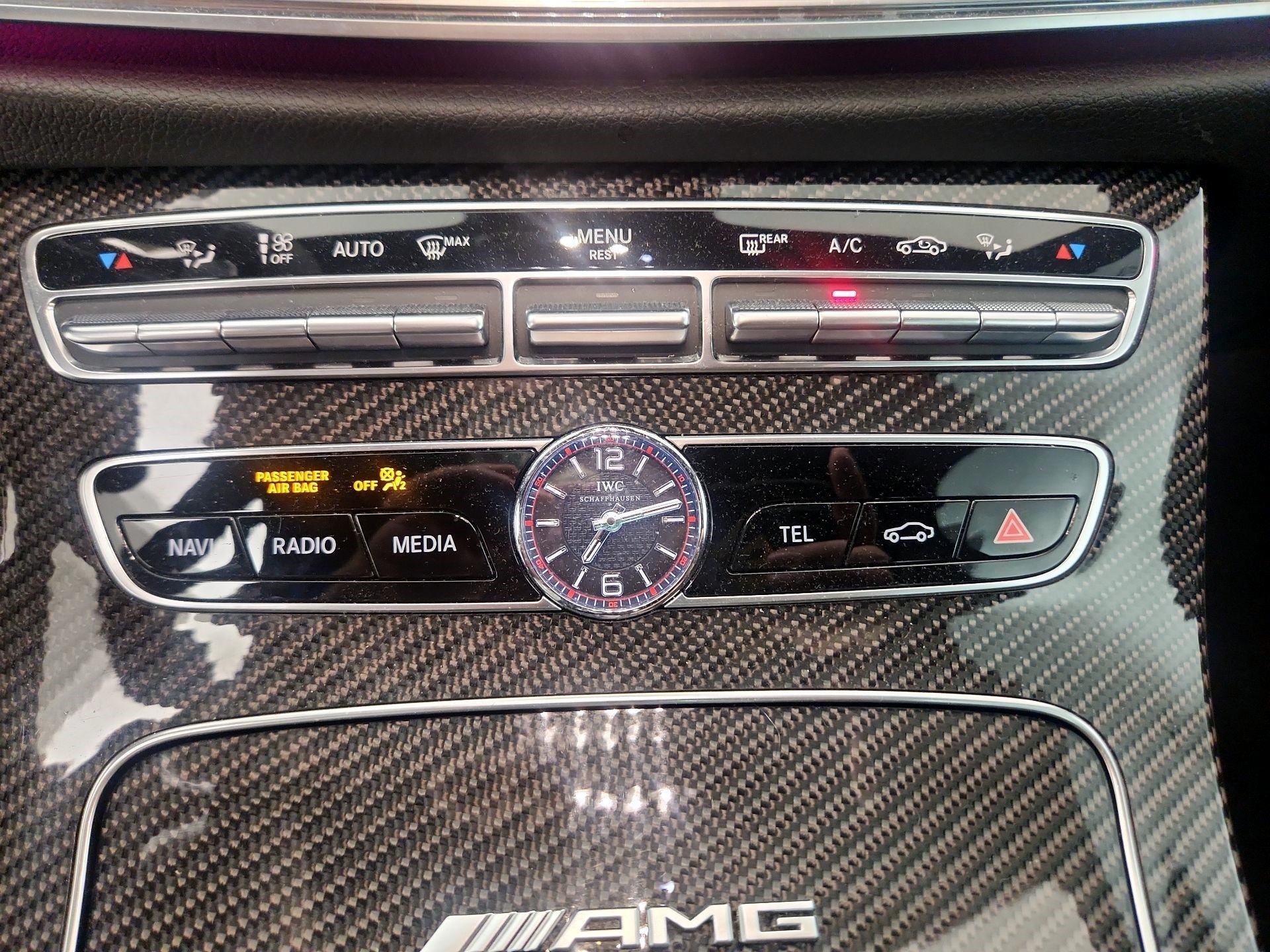 Thumbnail: 2020 Mercedes-Benz E-Class - 17