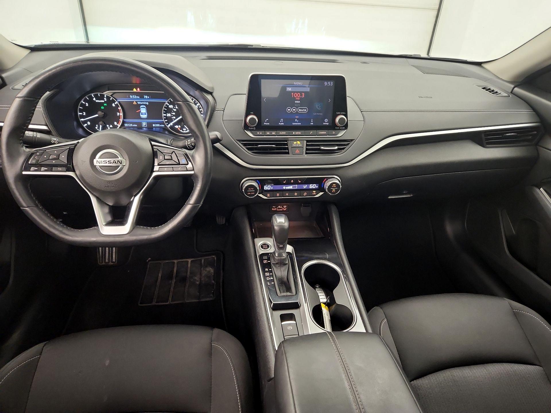 Thumbnail: 2020 Nissan Altima - 9