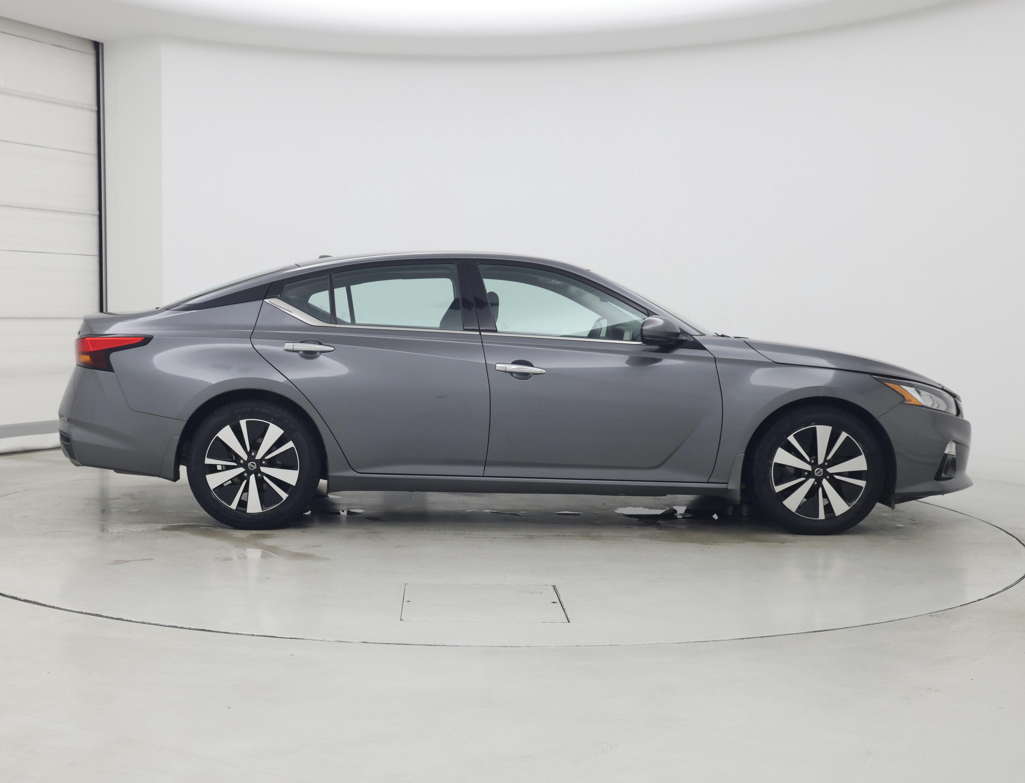 Thumbnail: 2020 Nissan Altima - 7
