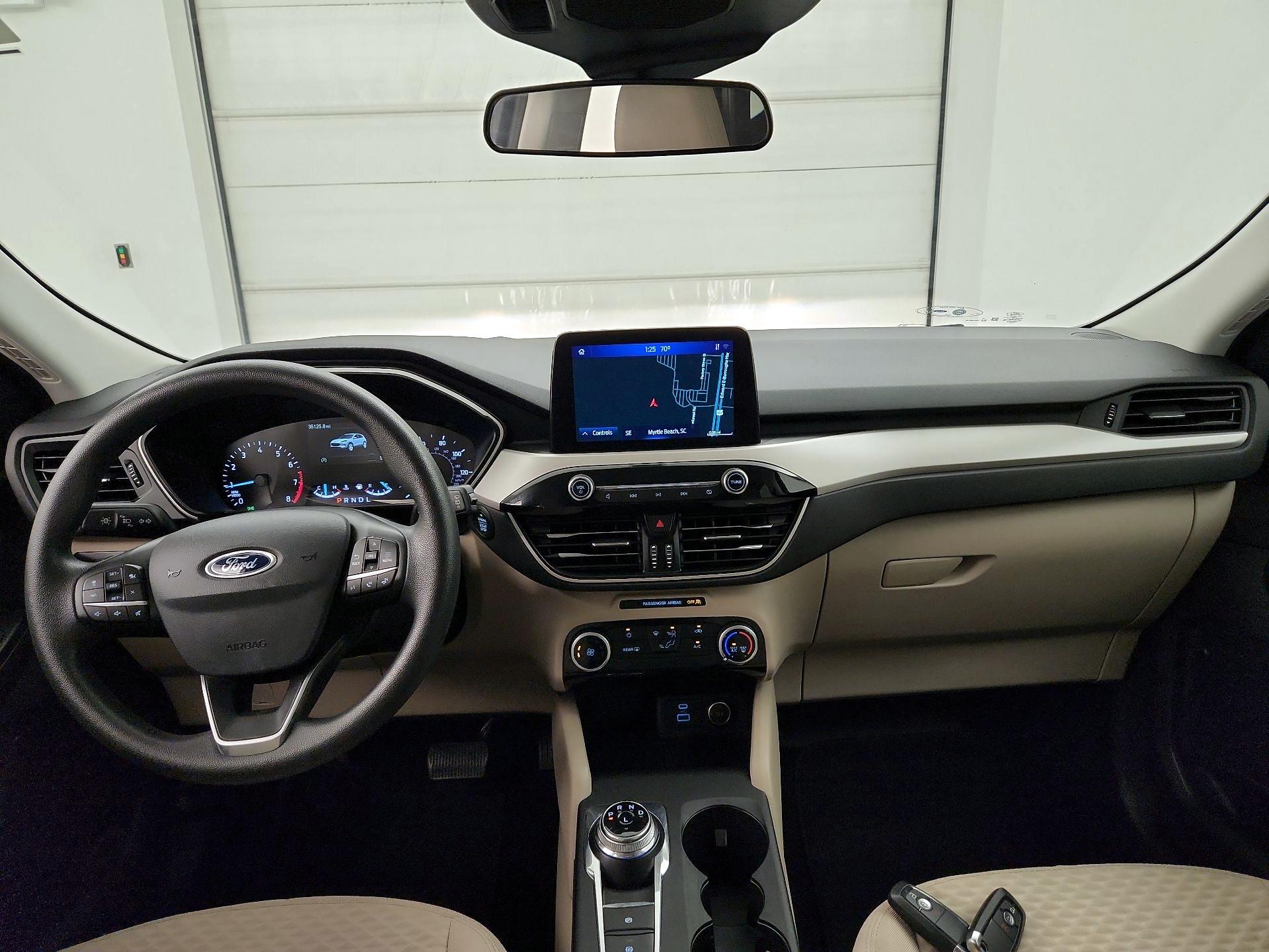 Thumbnail: 2021 Ford Escape - 9