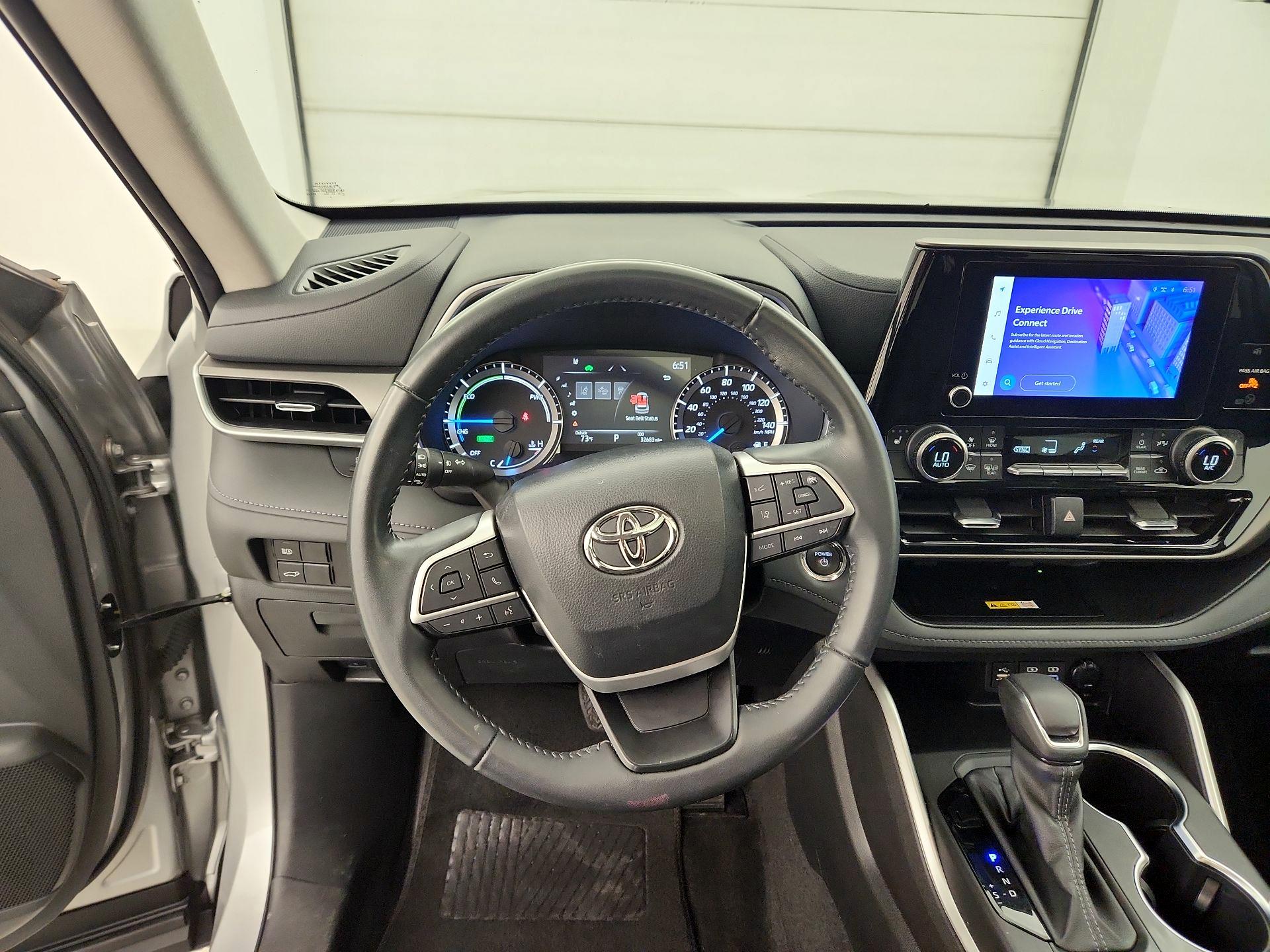Thumbnail: 2023 Toyota Highlander - 10