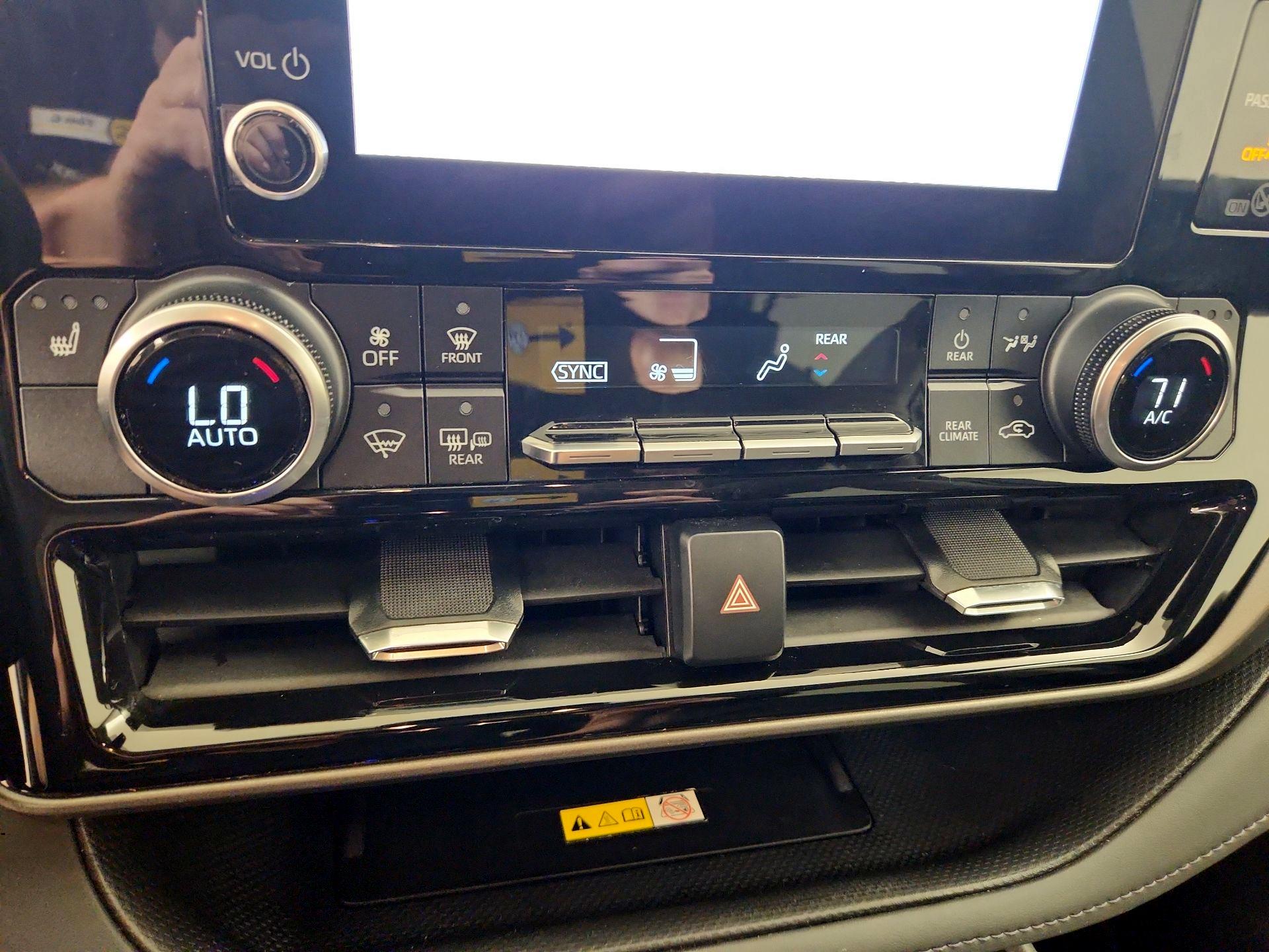 Thumbnail: 2023 Toyota Highlander - 16