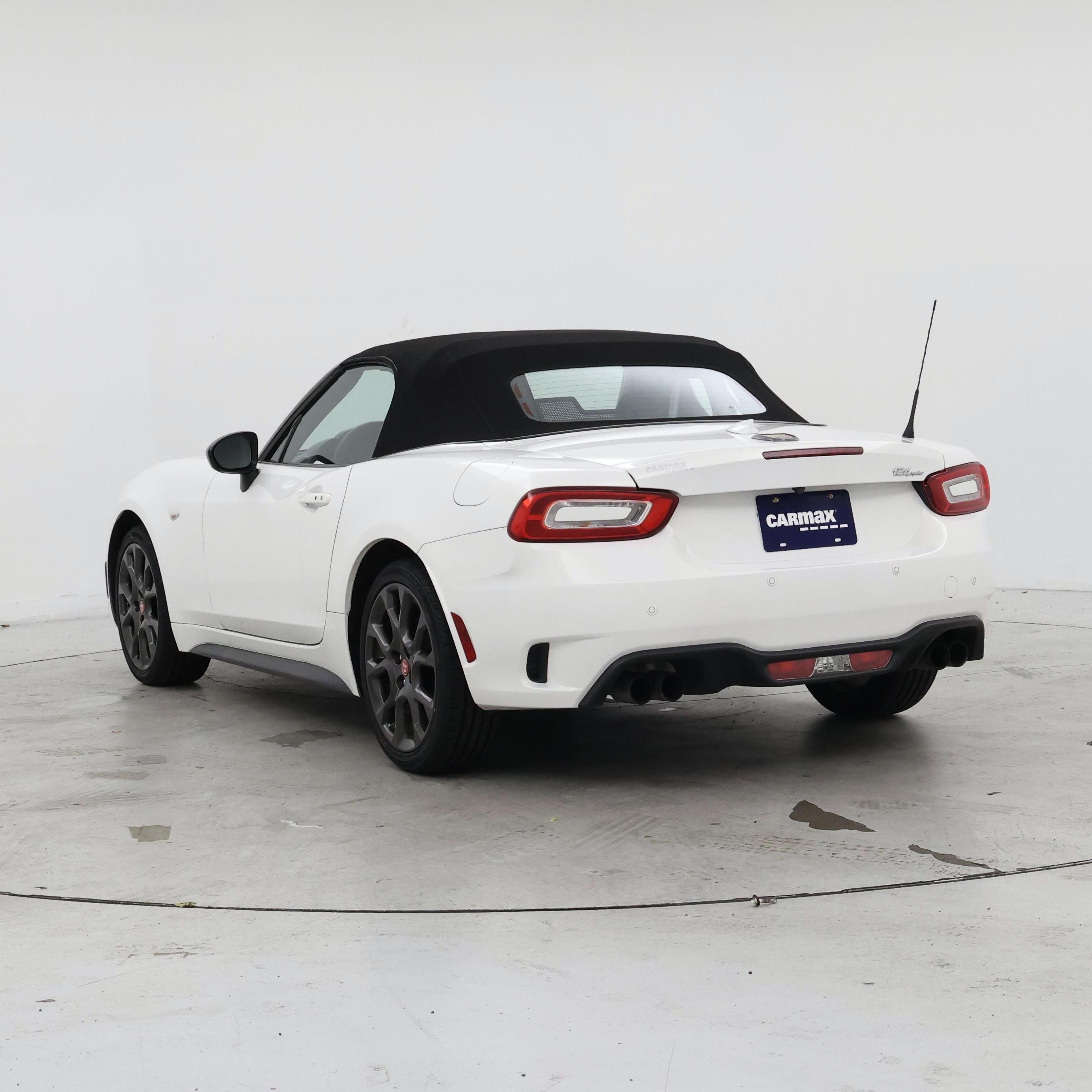 Thumbnail: 2017 Fiat 124 Spider - 2
