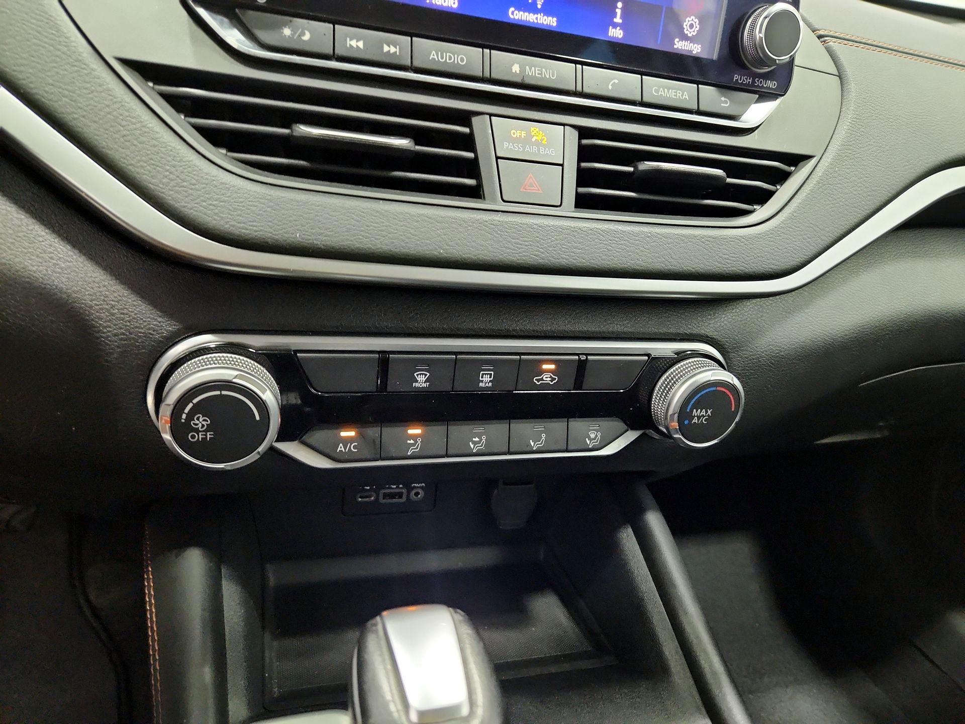 Thumbnail: 2019 Nissan Altima - 16