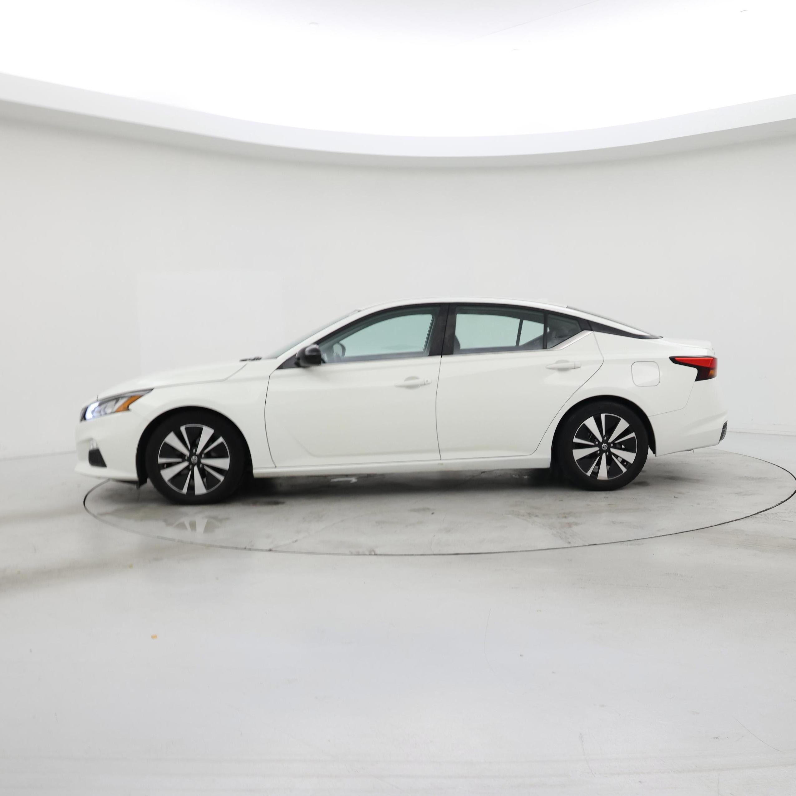 Thumbnail: 2019 Nissan Altima - 3