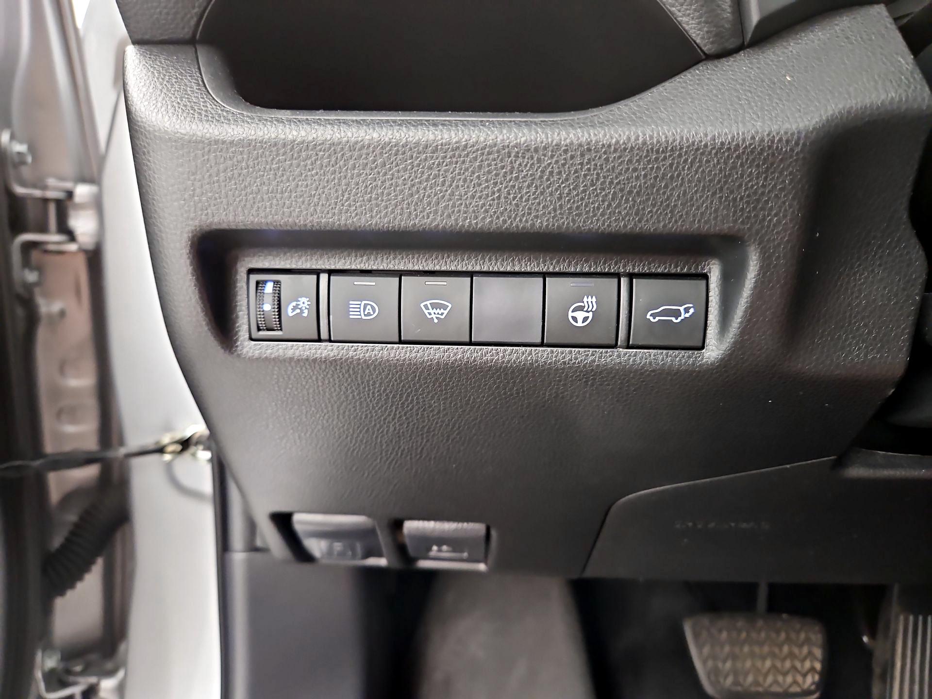 Thumbnail: 2021 Toyota RAV4 - 13