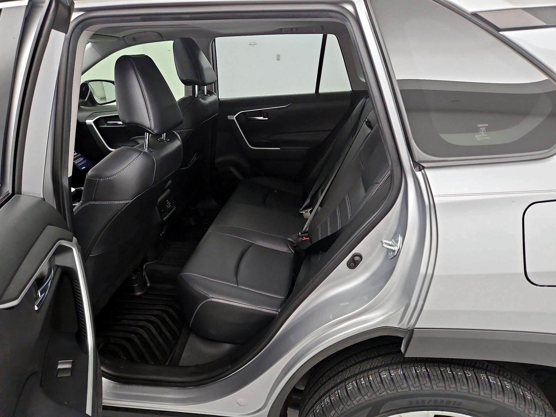 Thumbnail: 2021 Toyota RAV4 - 20