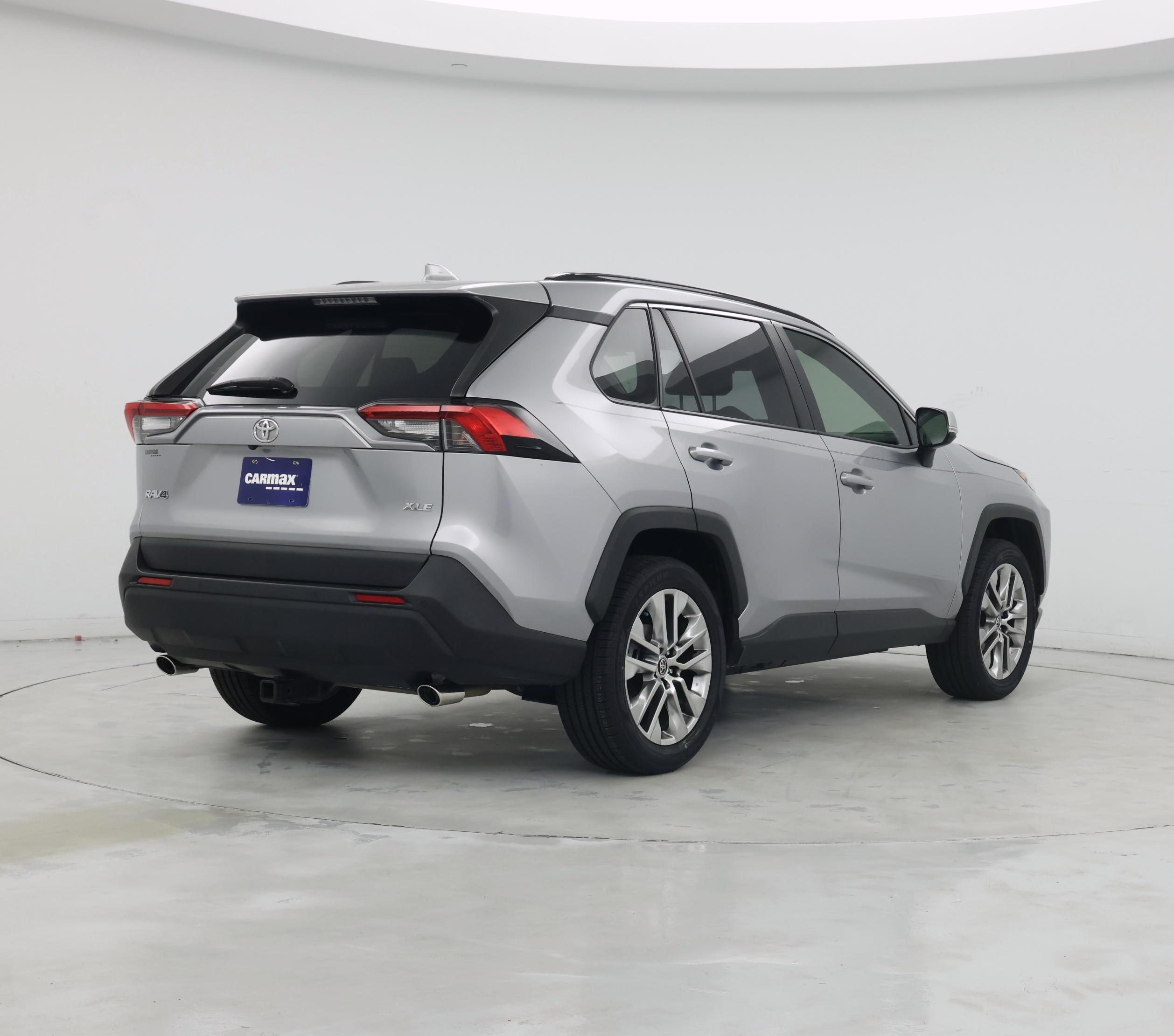 Thumbnail: 2021 Toyota RAV4 - 8