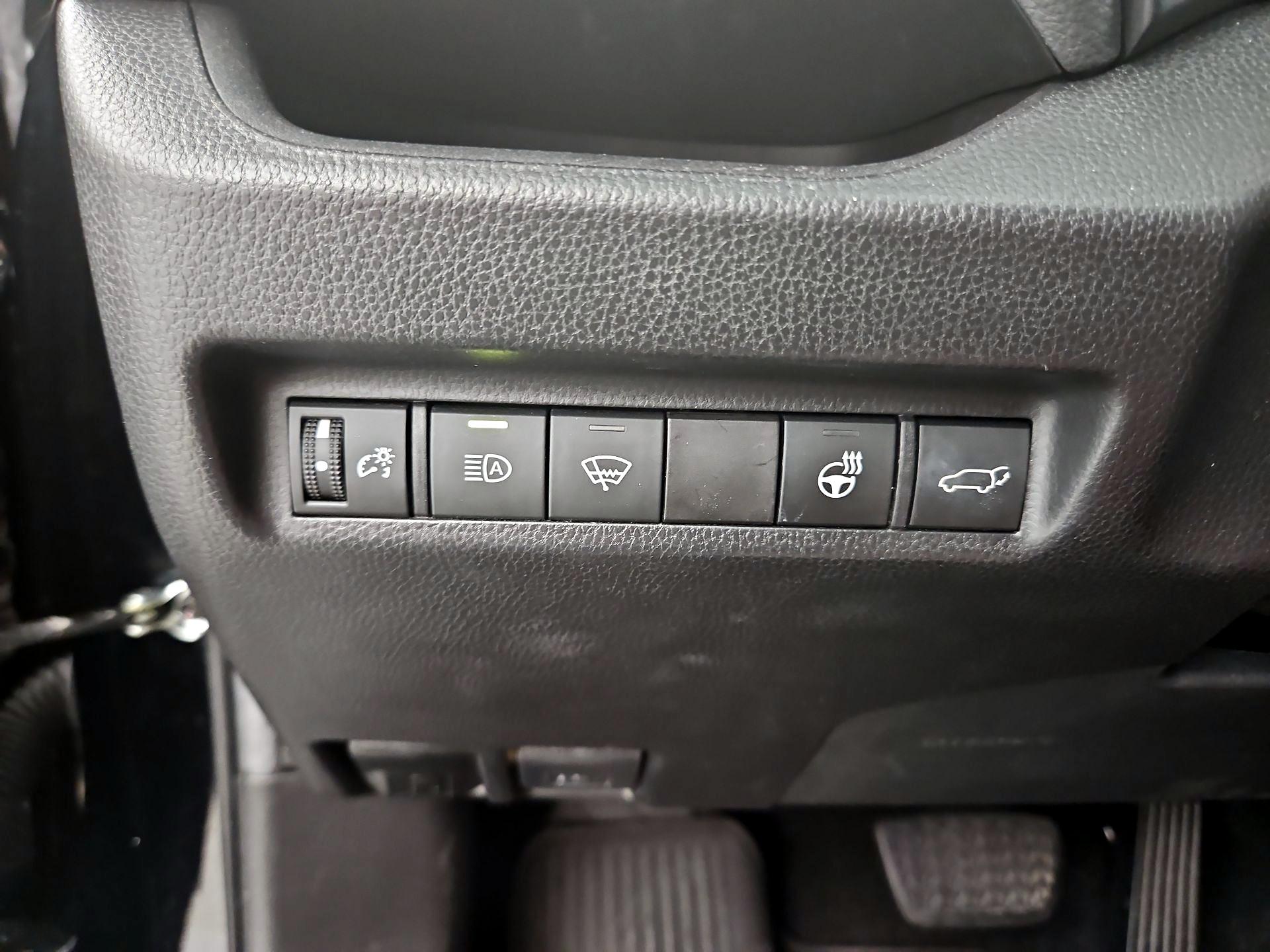 Thumbnail: 2021 Toyota RAV4 - 13