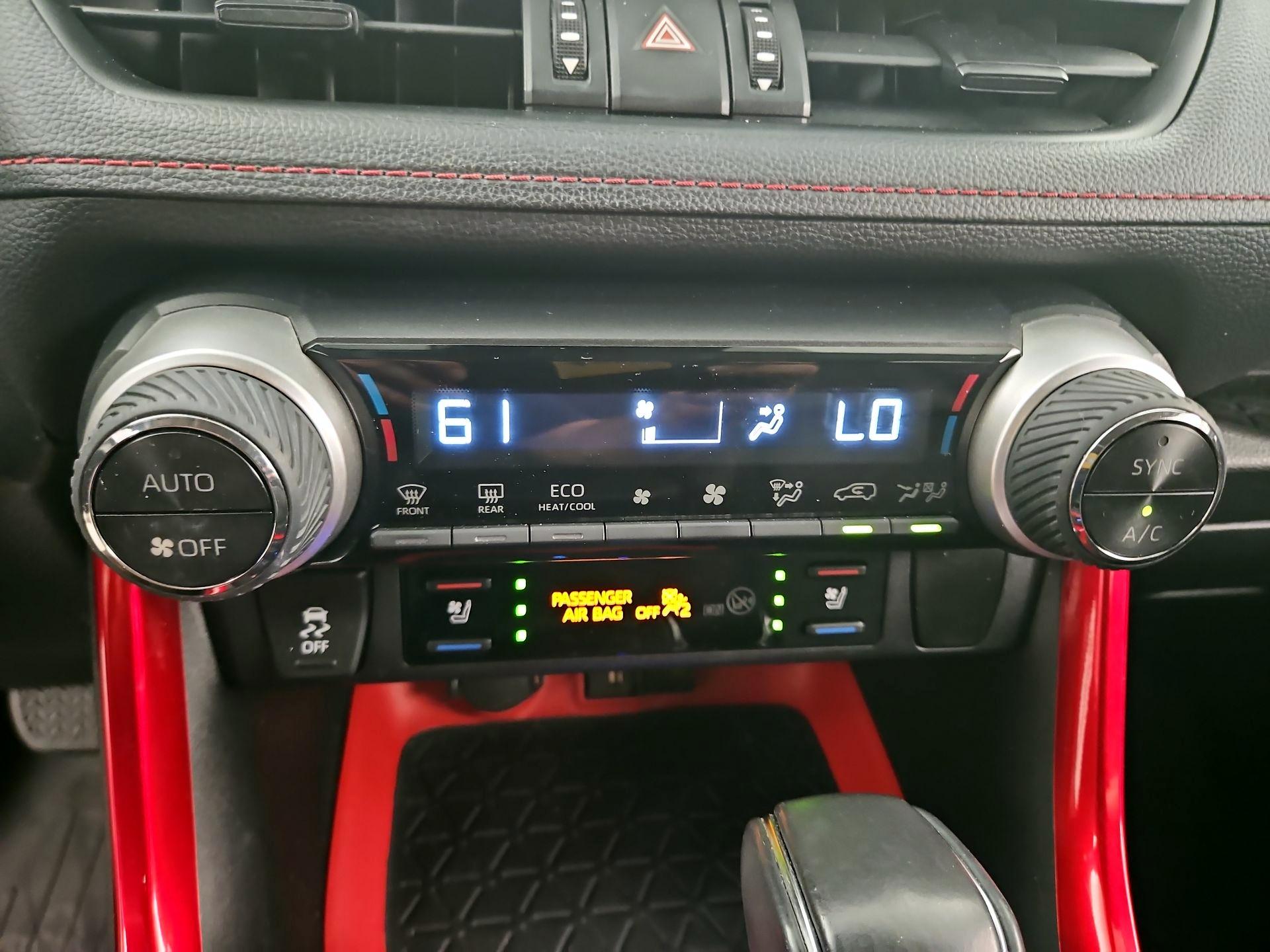 Thumbnail: 2021 Toyota RAV4 - 16