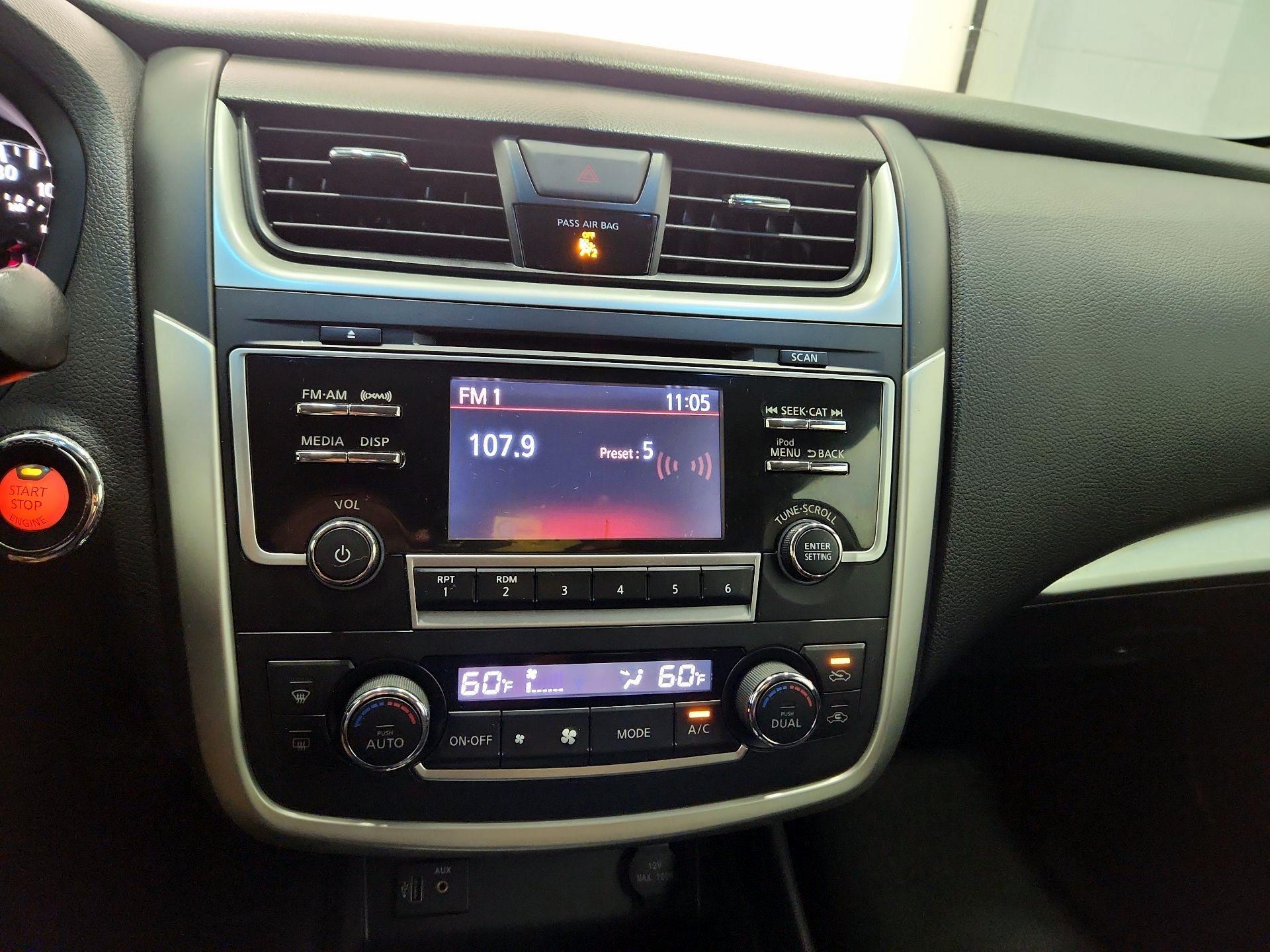 Thumbnail: 2017 Nissan Altima - 14