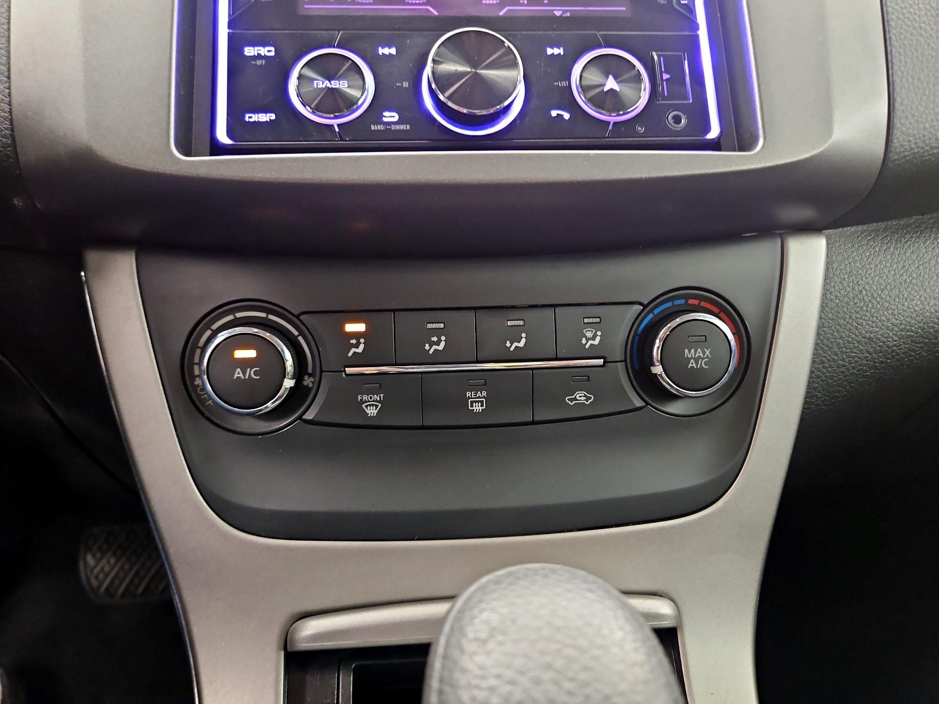 Thumbnail: 2015 Nissan Sentra - 15