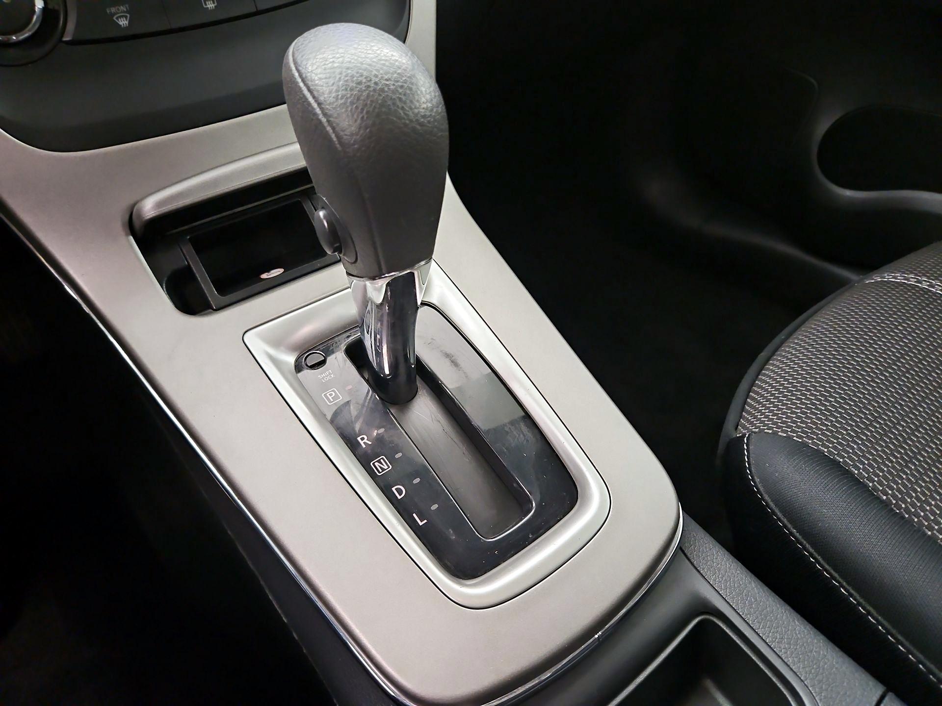 Thumbnail: 2015 Nissan Sentra - 16