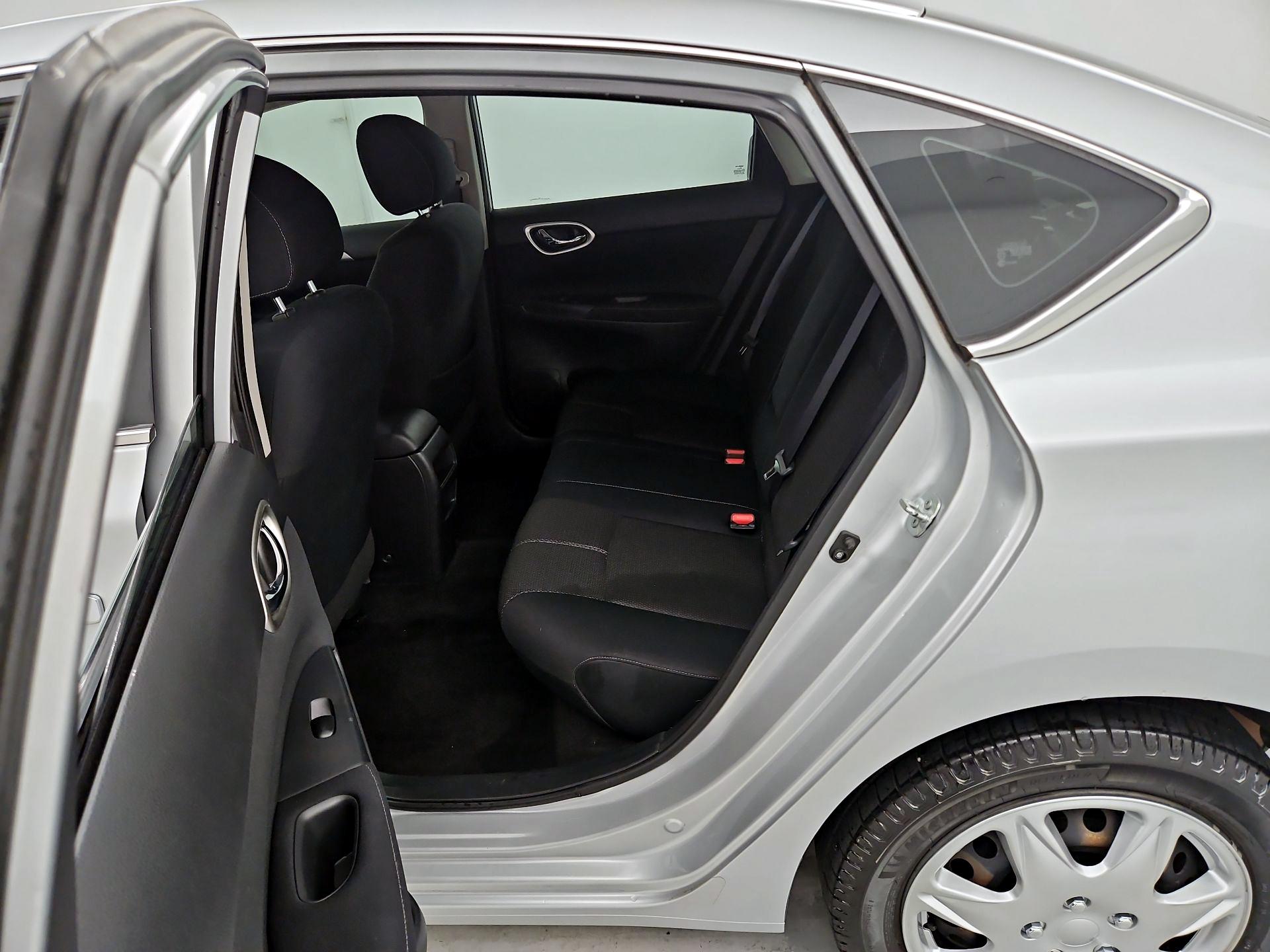 Thumbnail: 2015 Nissan Sentra - 18