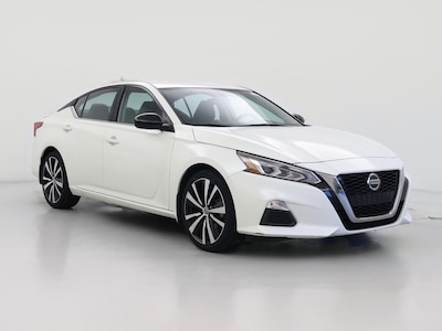 White 2019 Nissan Altima SR