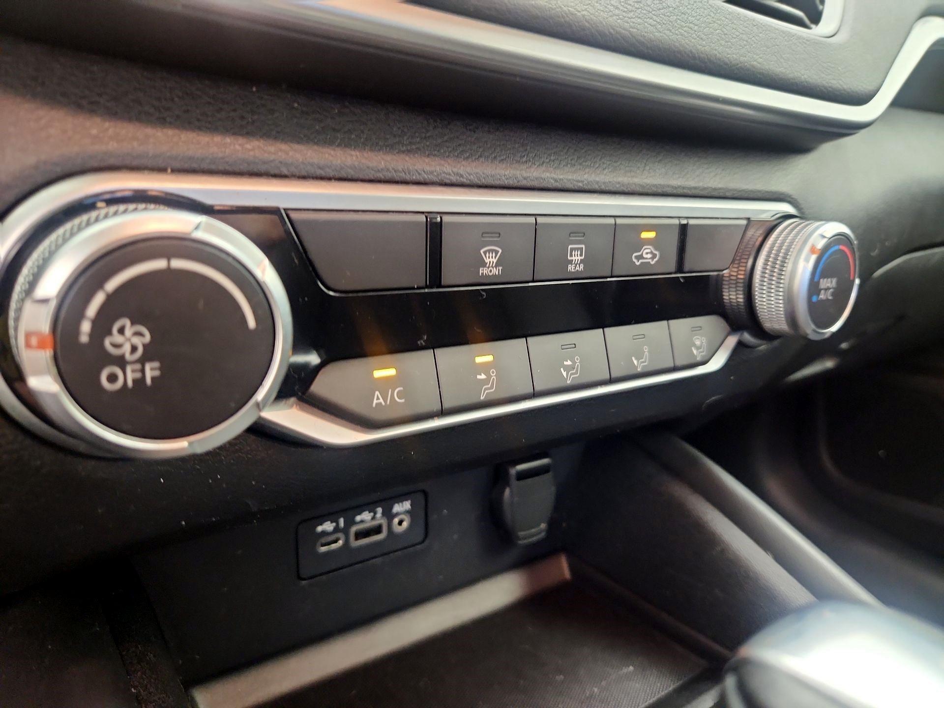 Thumbnail: 2019 Nissan Altima - 16