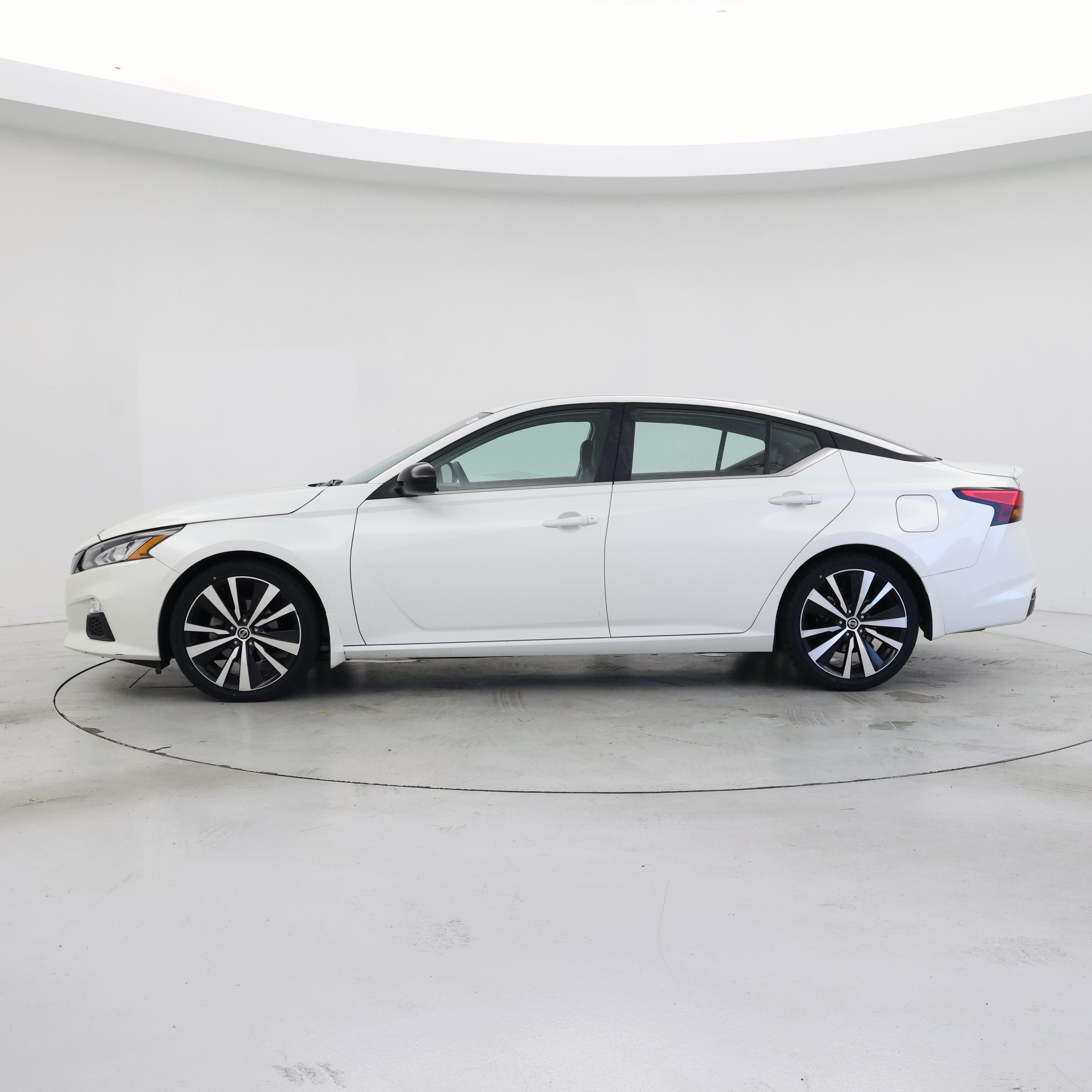 Thumbnail: 2019 Nissan Altima - 3