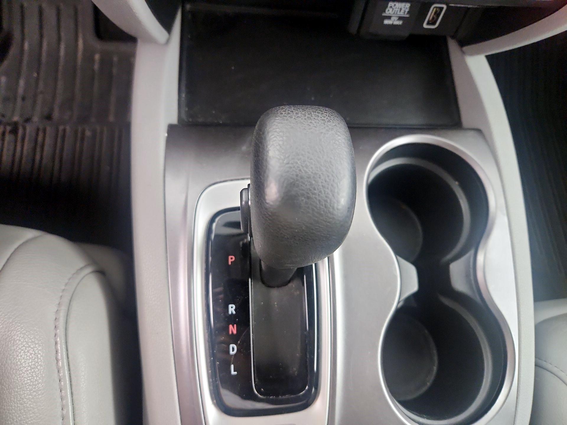 Thumbnail: 2019 Honda Pilot - 16