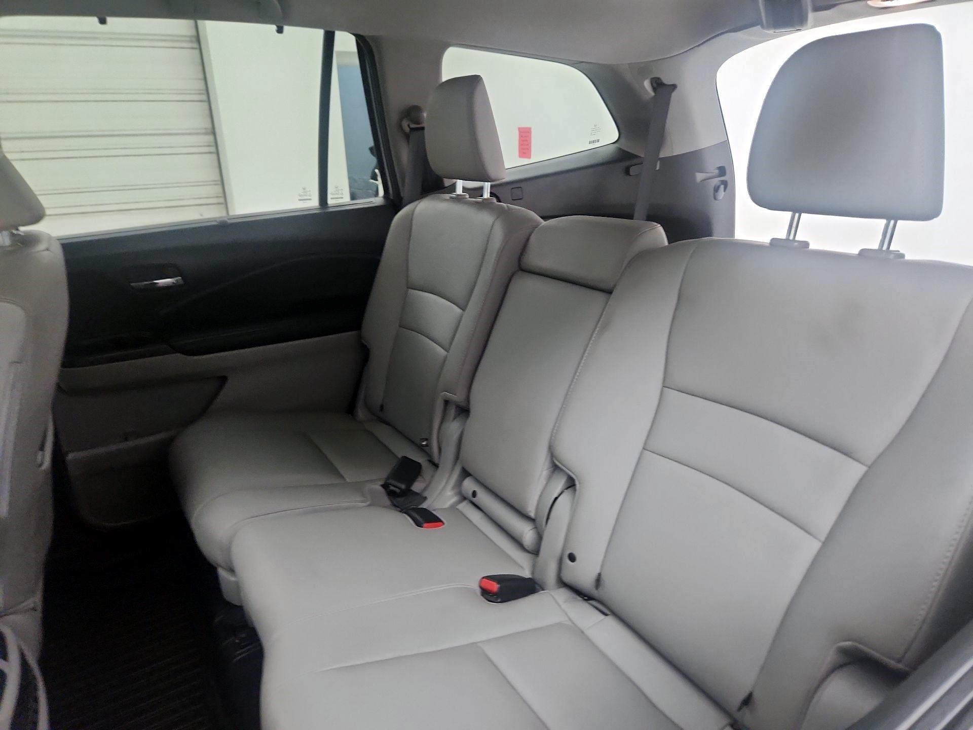 Thumbnail: 2019 Honda Pilot - 19