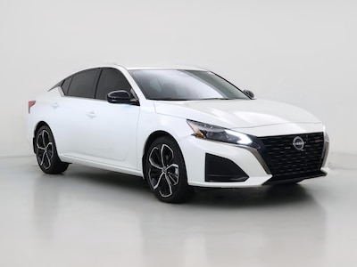 White 2025 Nissan Altima SR