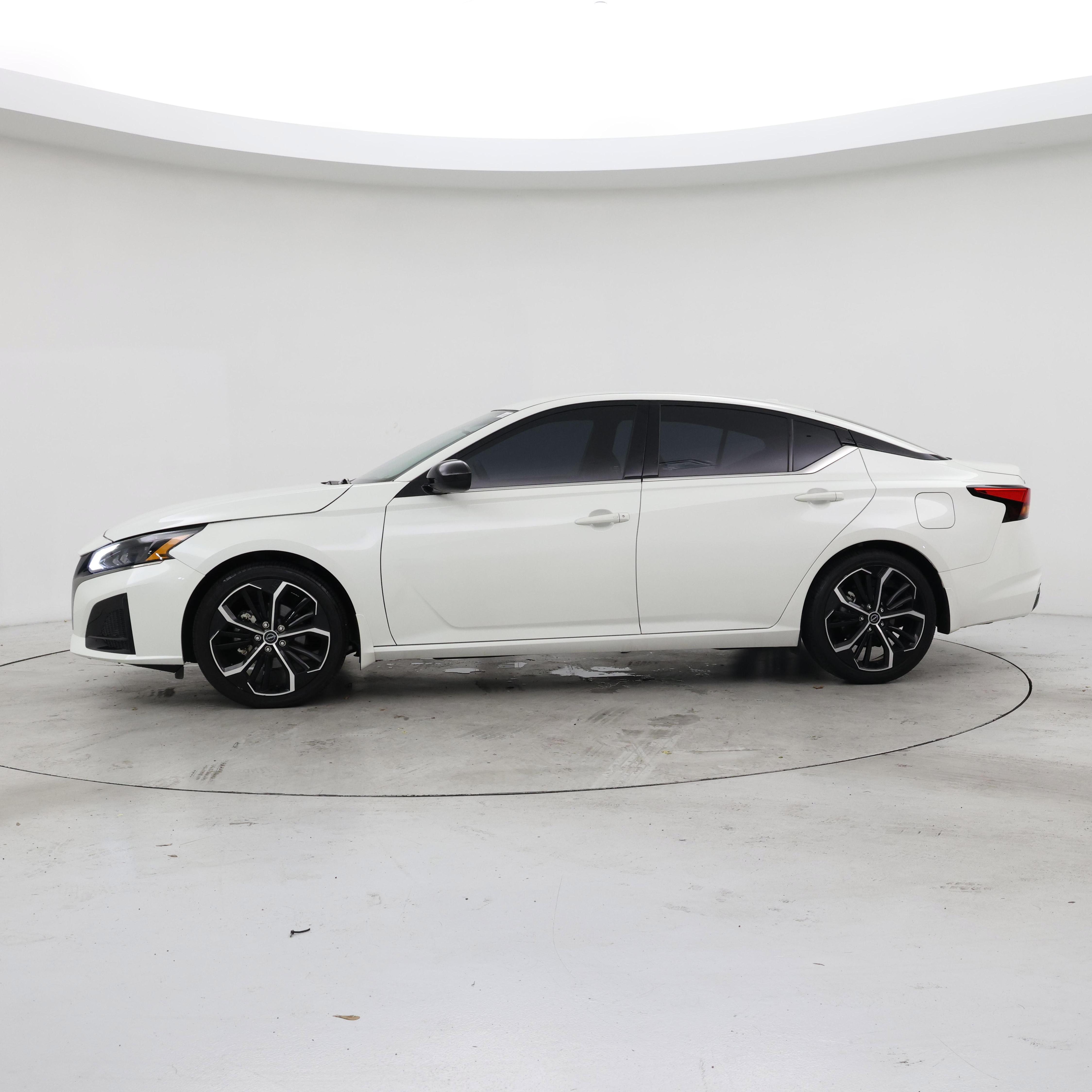 Thumbnail: 2025 Nissan Altima - 3