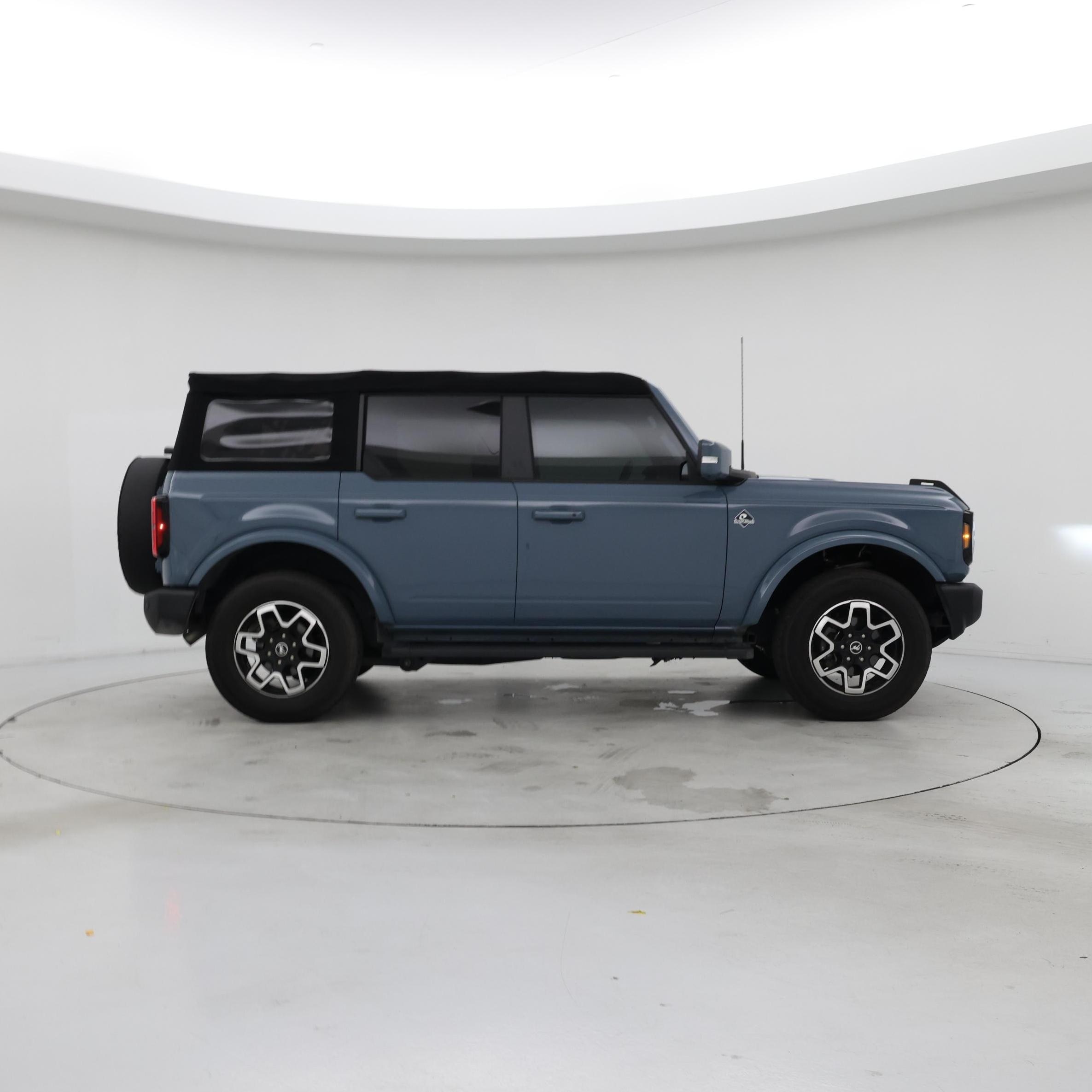Thumbnail: 2022 Ford Bronco - 7