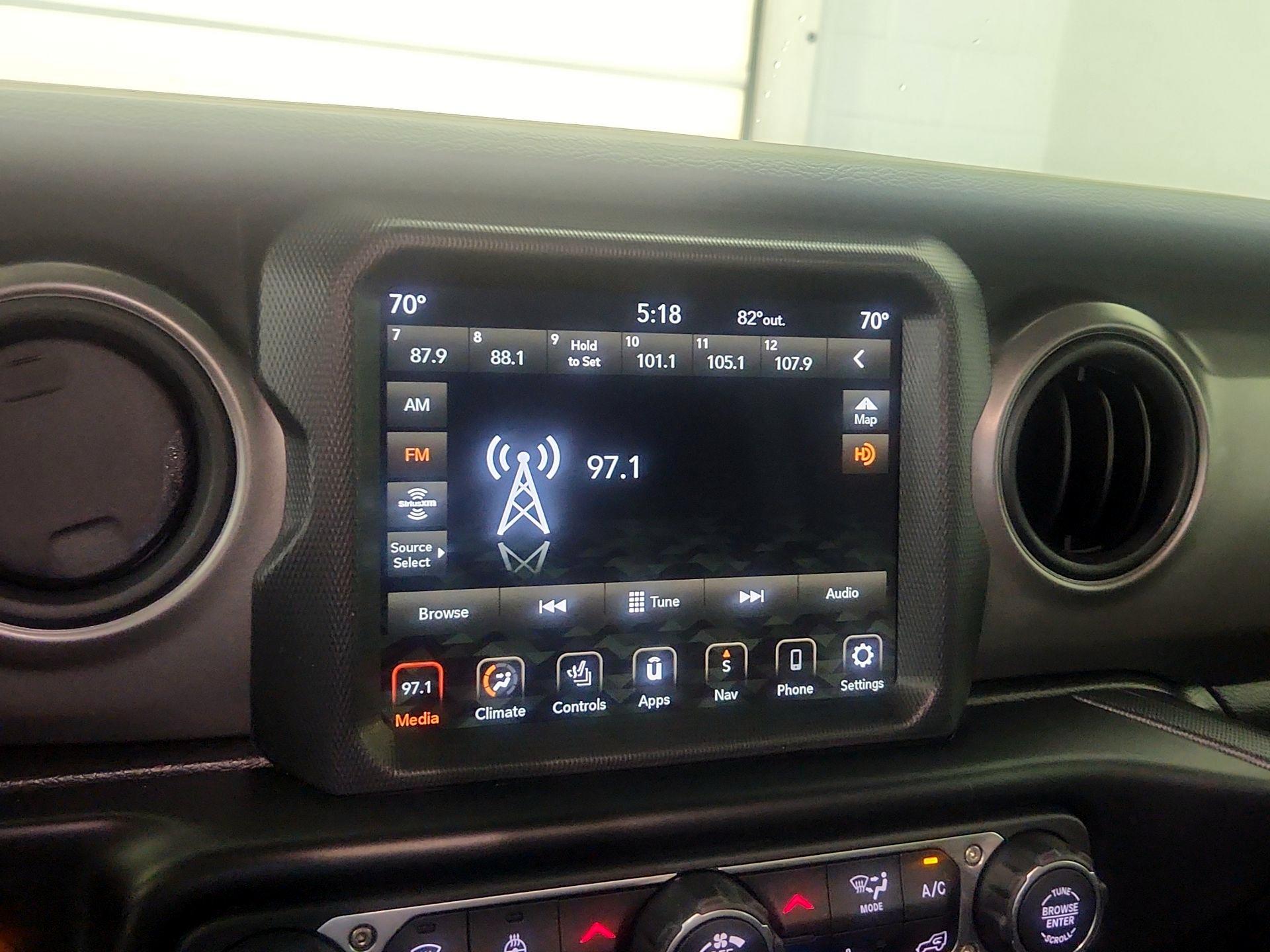 Thumbnail: 2022 Jeep Wrangler - 15