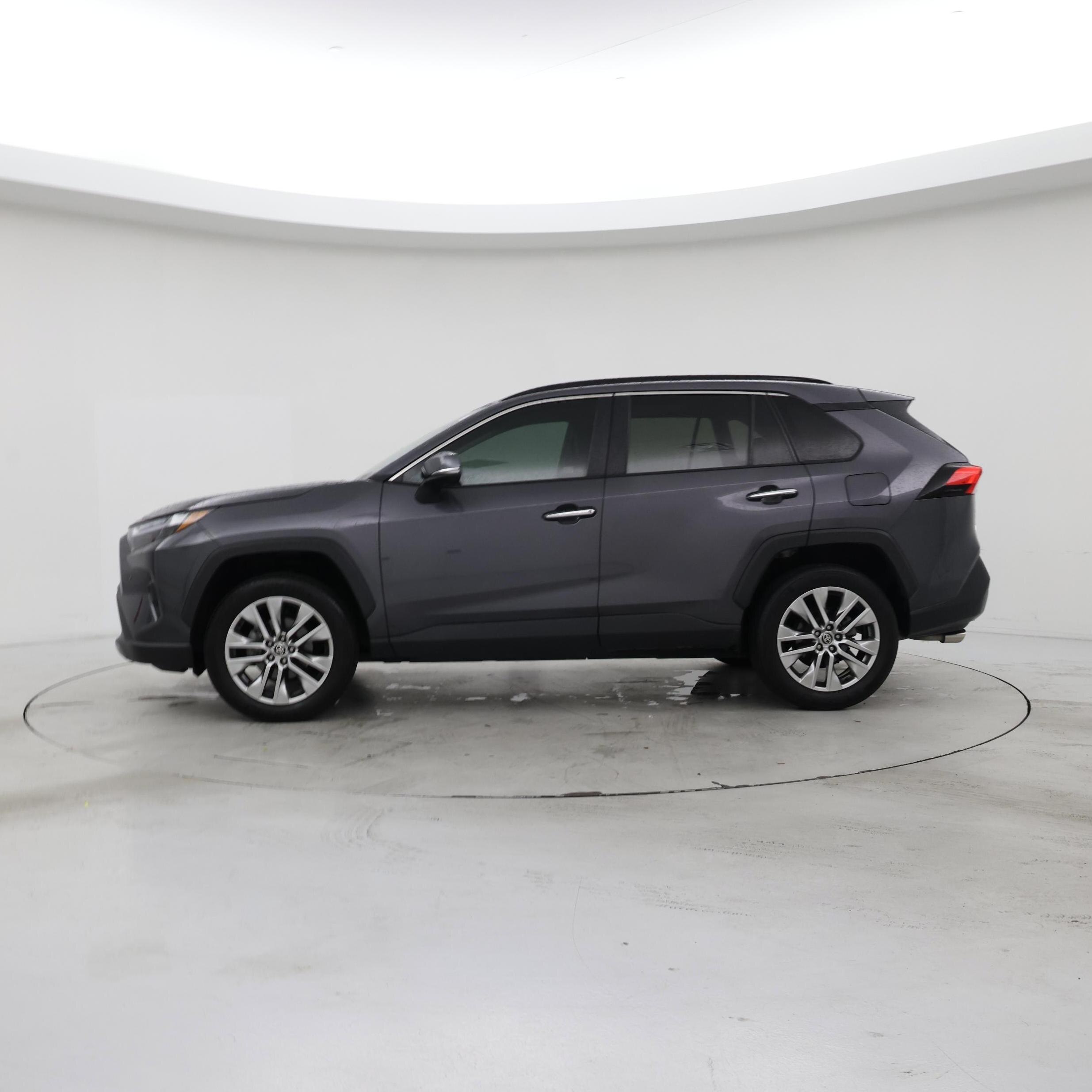 Thumbnail: 2022 Toyota RAV4 - 3