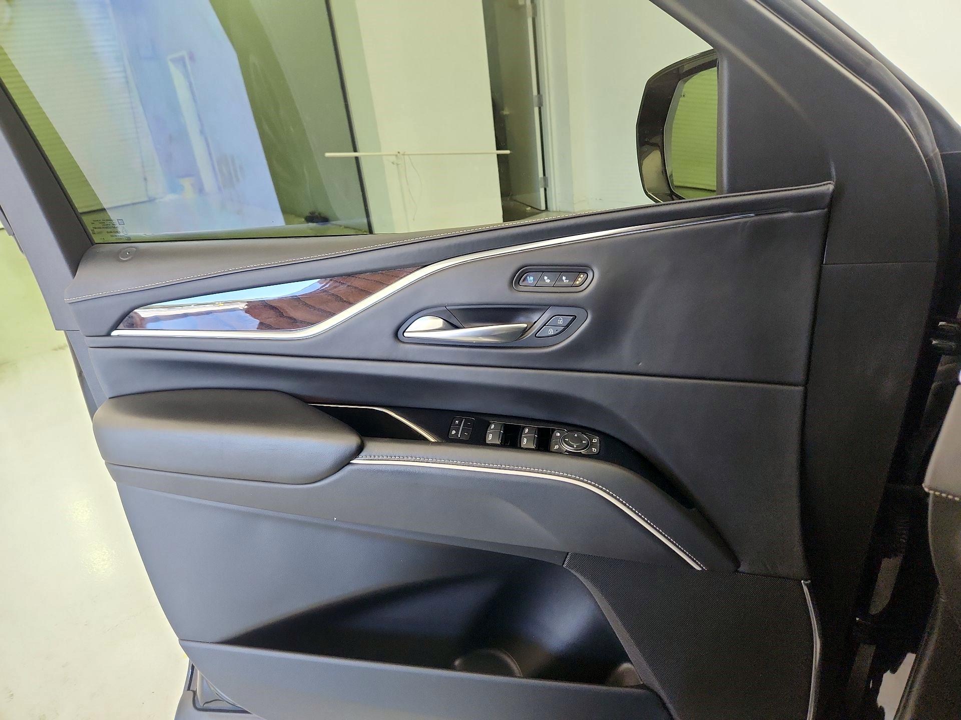 Thumbnail: 2022 Cadillac Escalade - 10