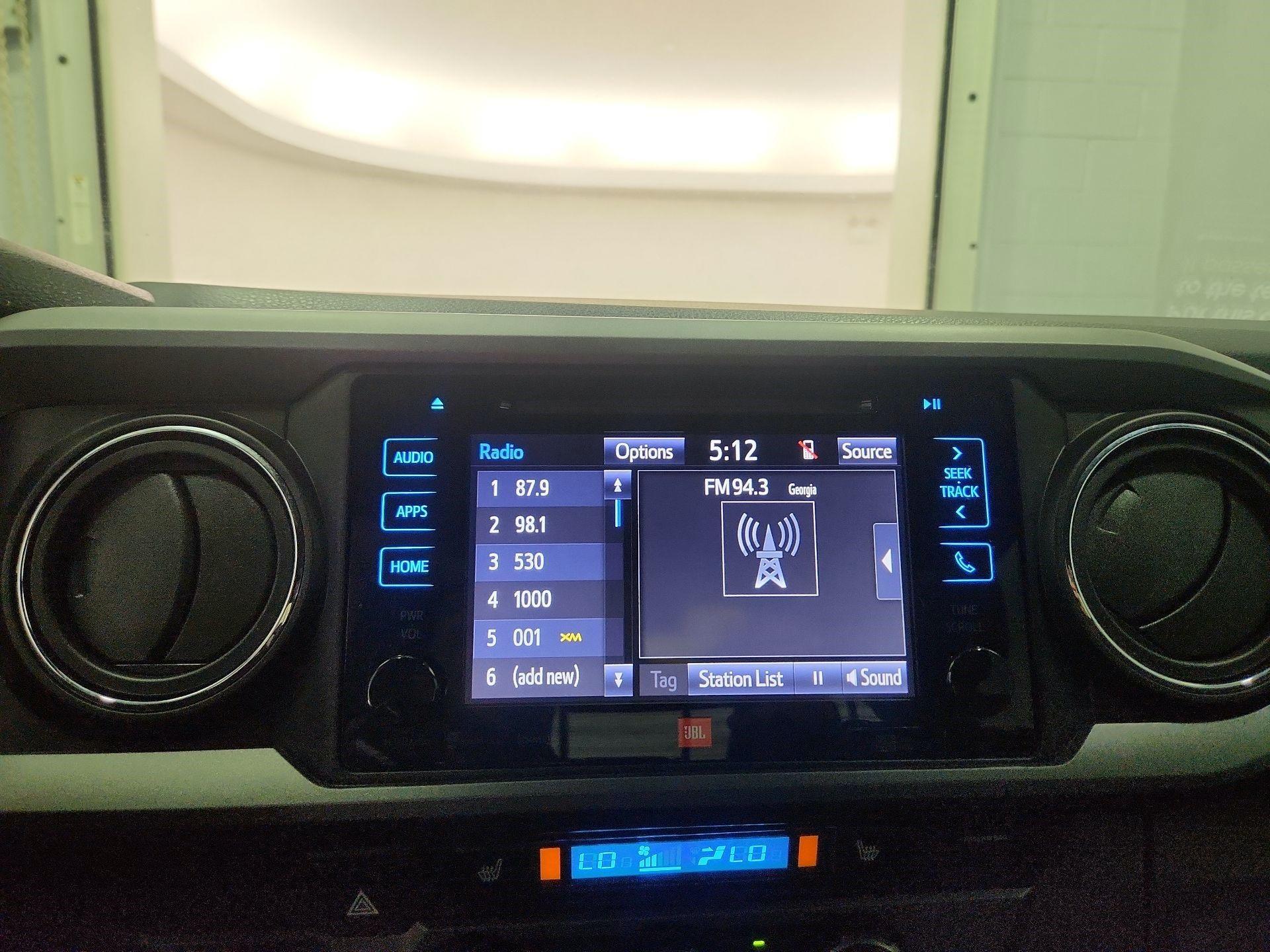 Thumbnail: 2019 Toyota Tacoma - 15