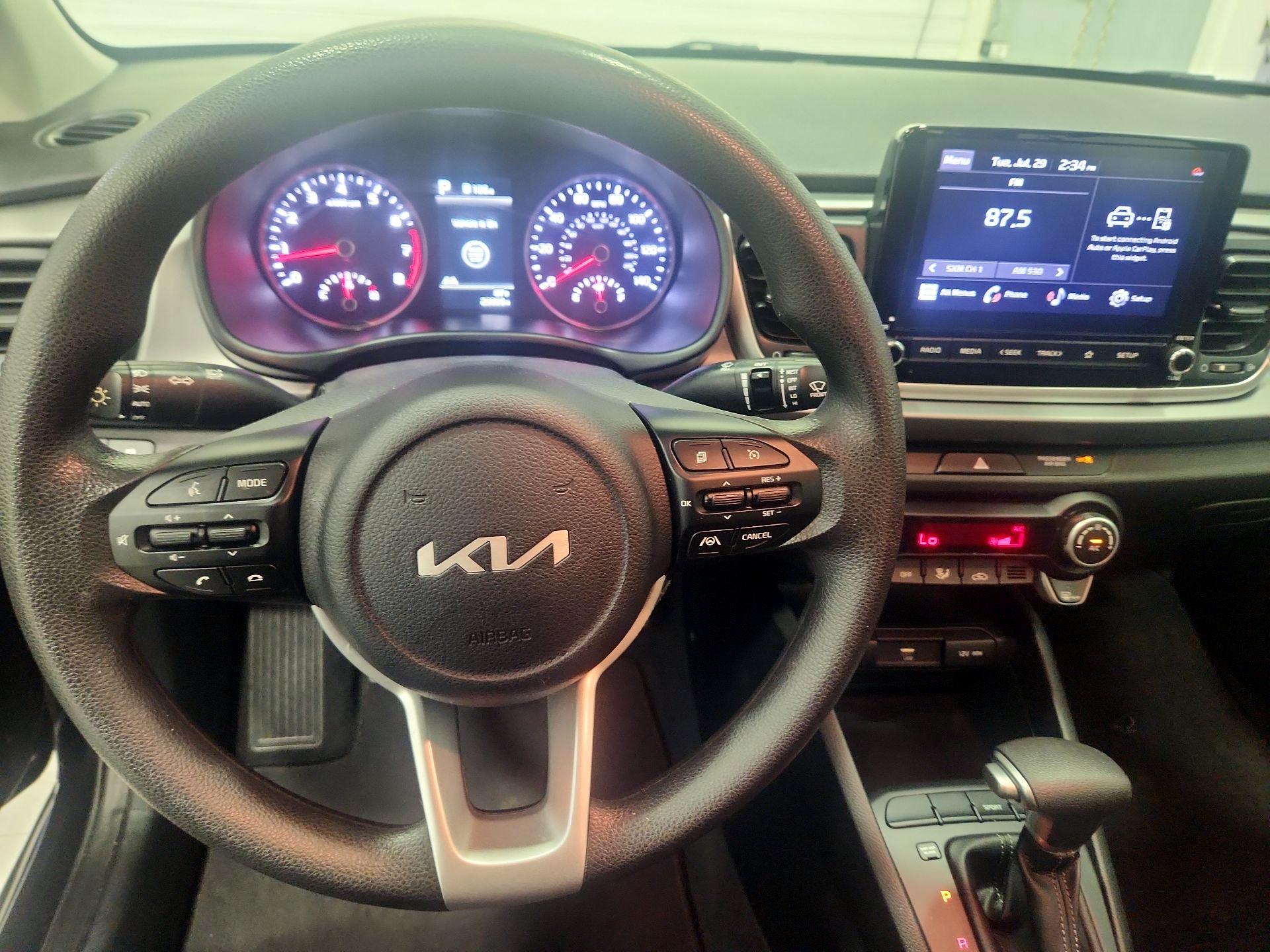 Thumbnail: 2022 Kia Rio - 9
