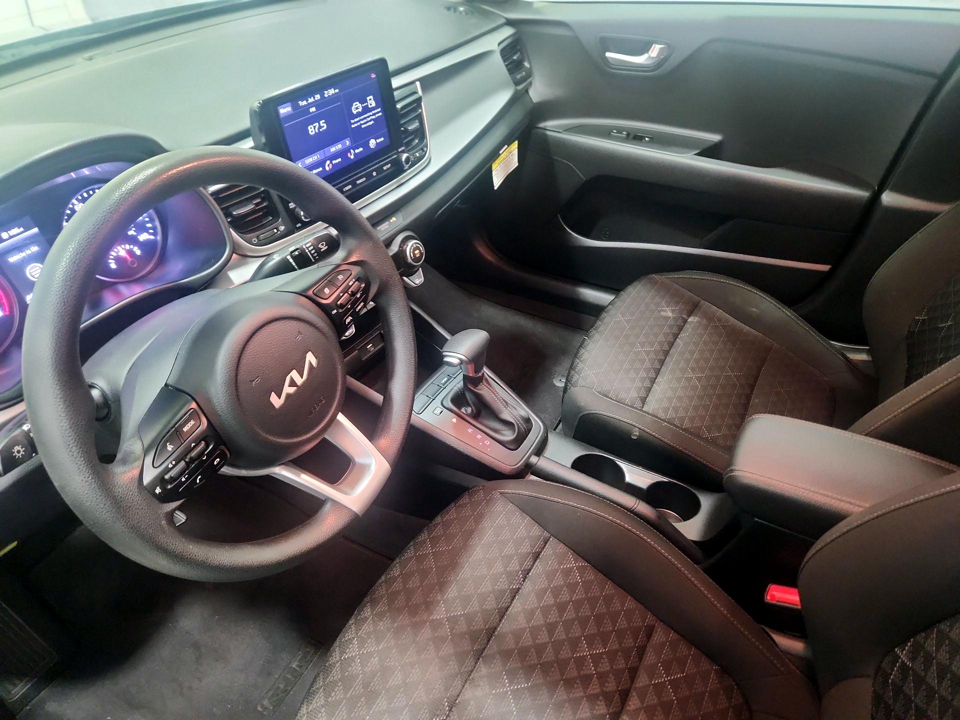 Thumbnail: 2022 Kia Rio - 11