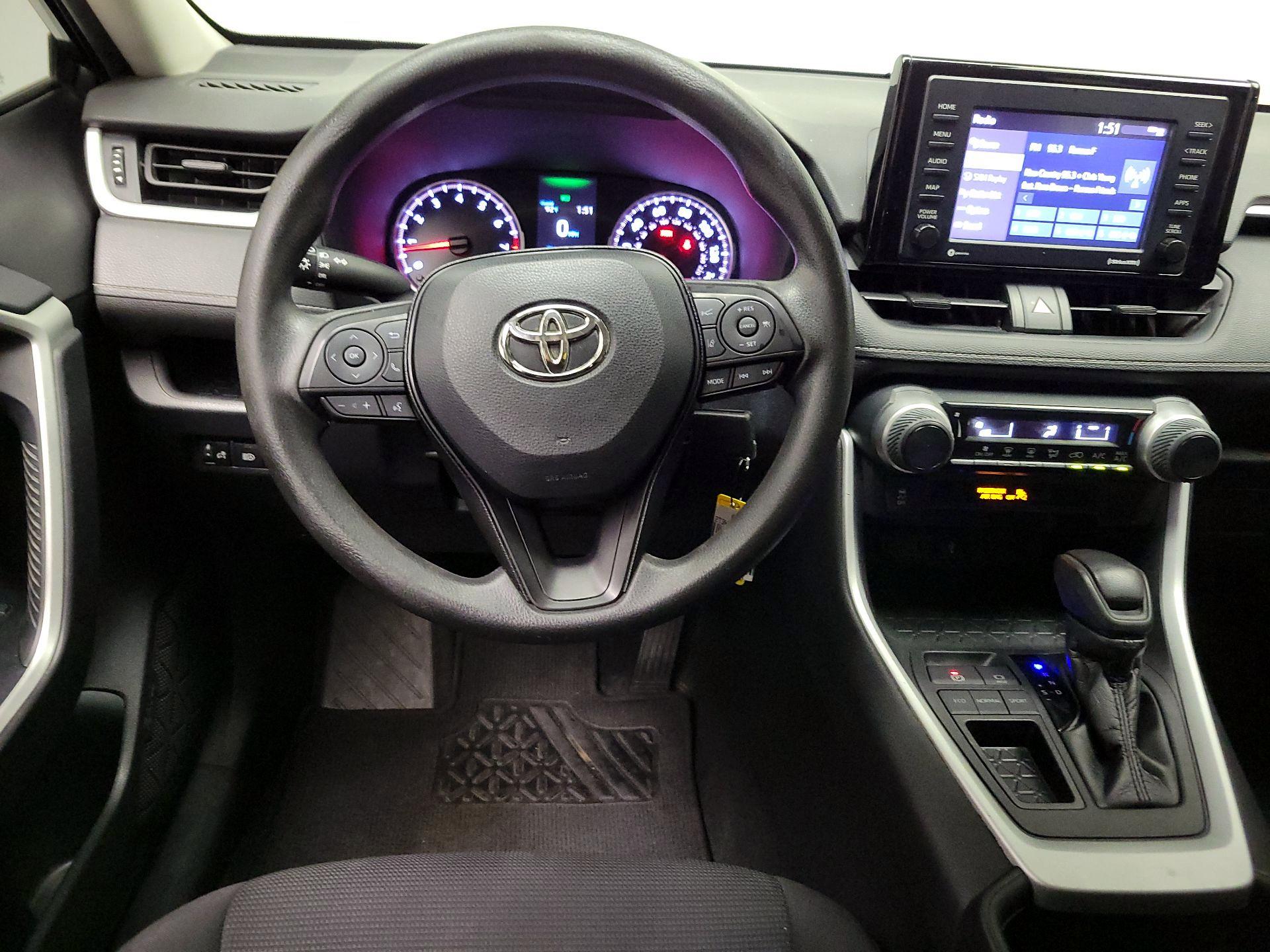 Thumbnail: 2020 Toyota RAV4 - 10