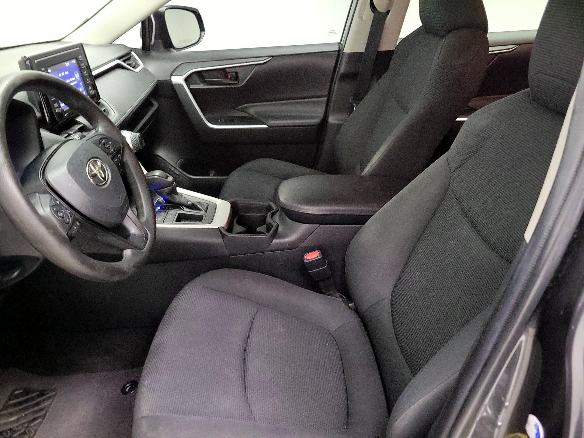 Thumbnail: 2020 Toyota RAV4 - 11