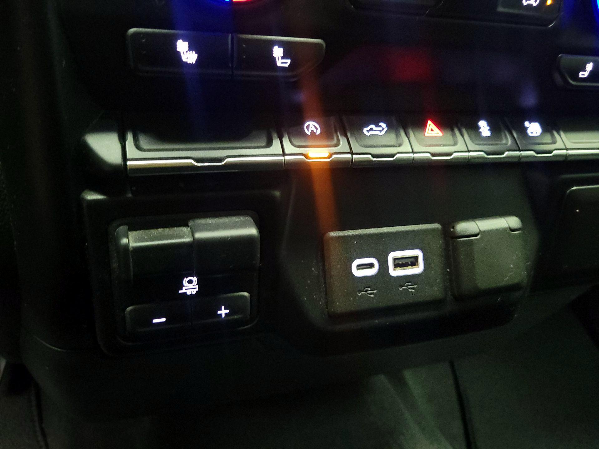 Thumbnail: 2019 Chevrolet Silverado 1500 - 18